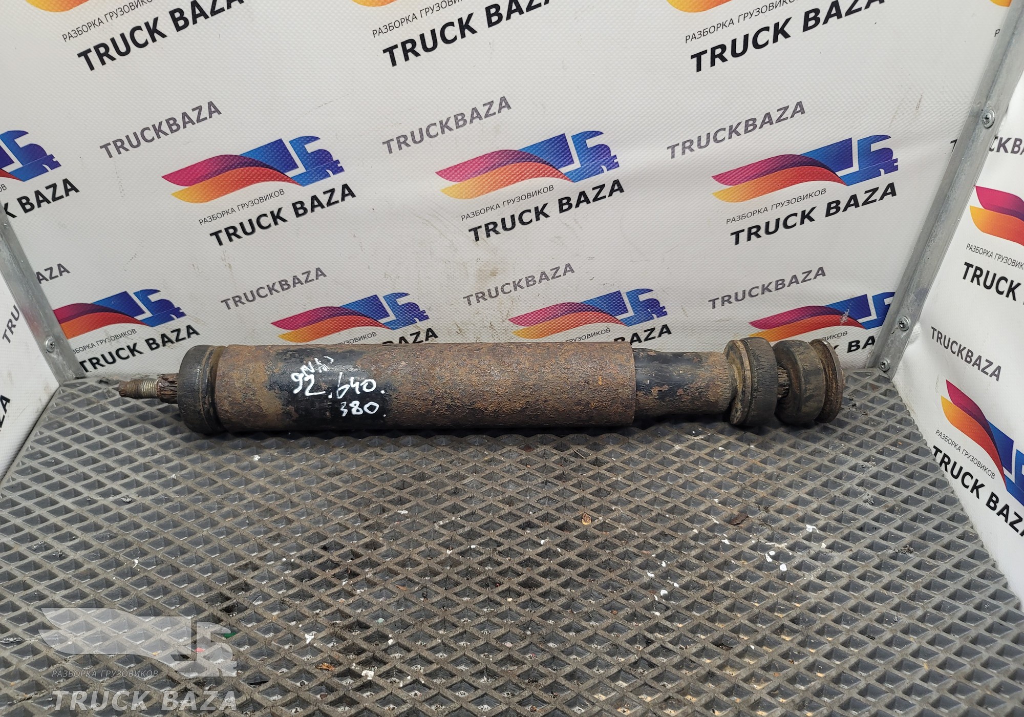 81437016793 Амортизатор передний для Man F90
