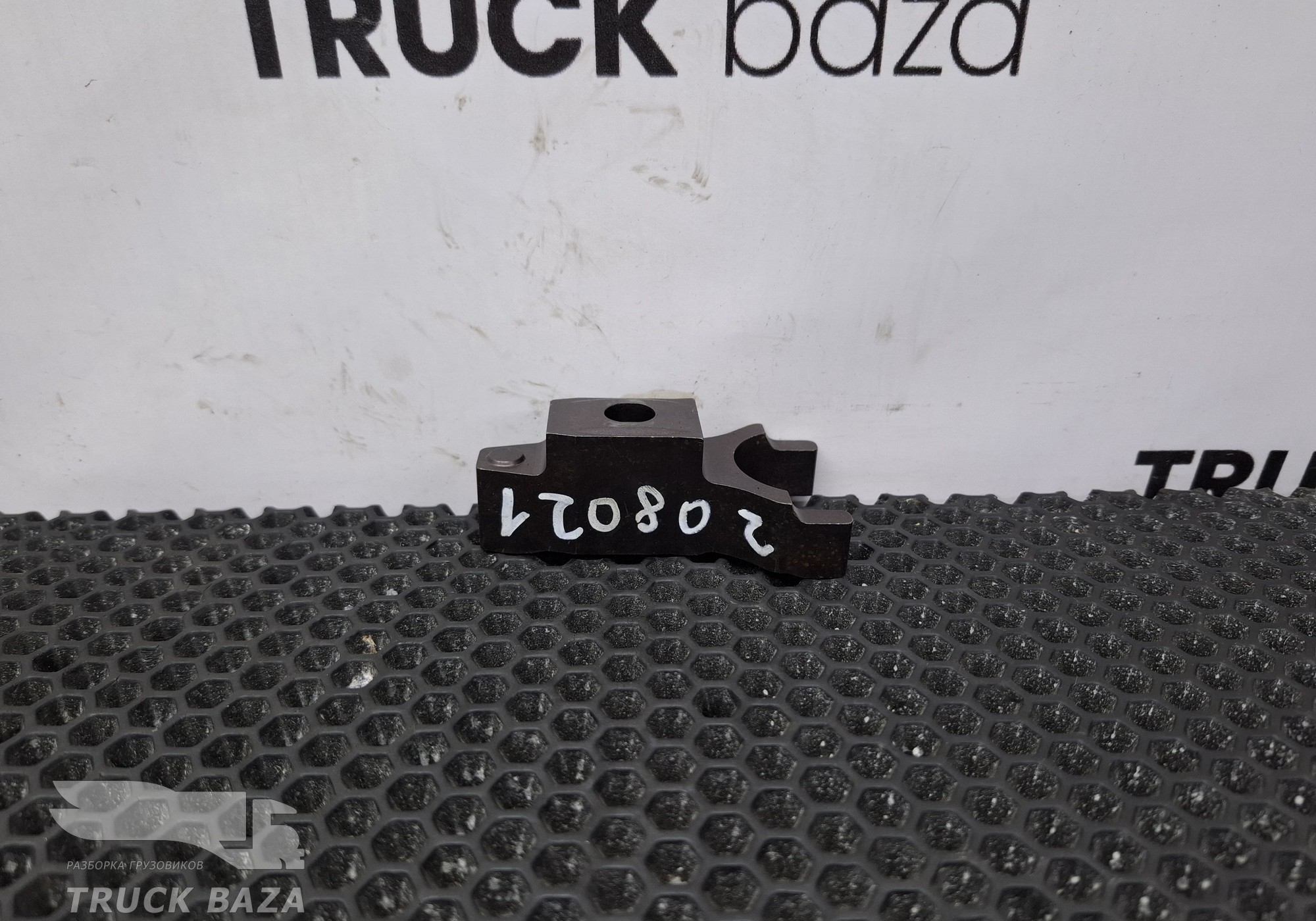 7421801388 Кронштейн форсунки топливной для Volvo FM II (с 2002)
