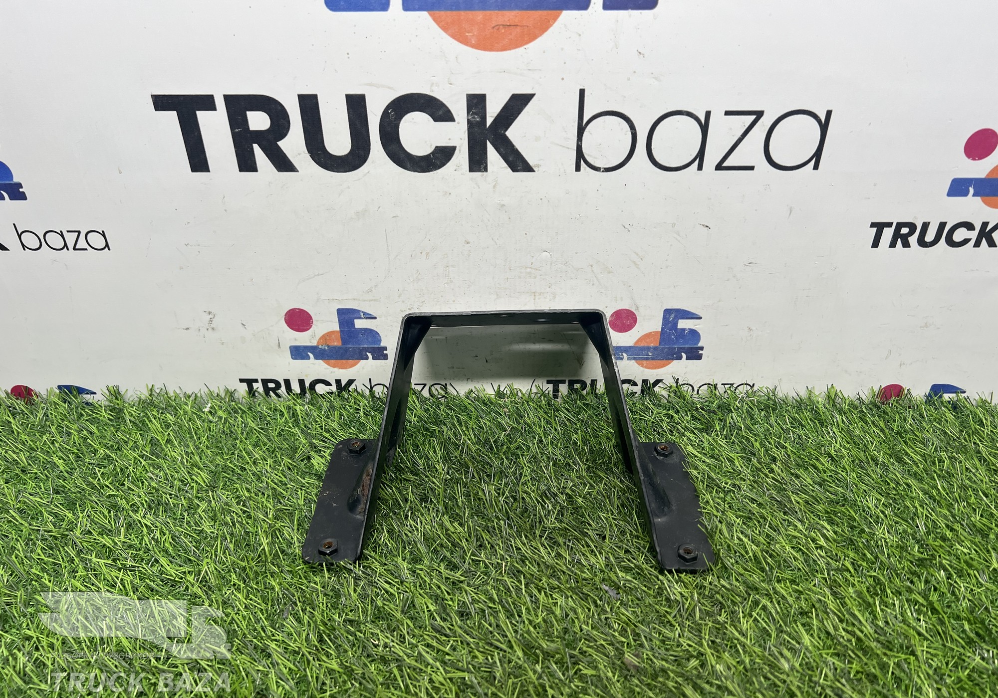 A9738101214 Кронштейн солнцезащитного козырька для КАМАЗ 5490 (с 2013)