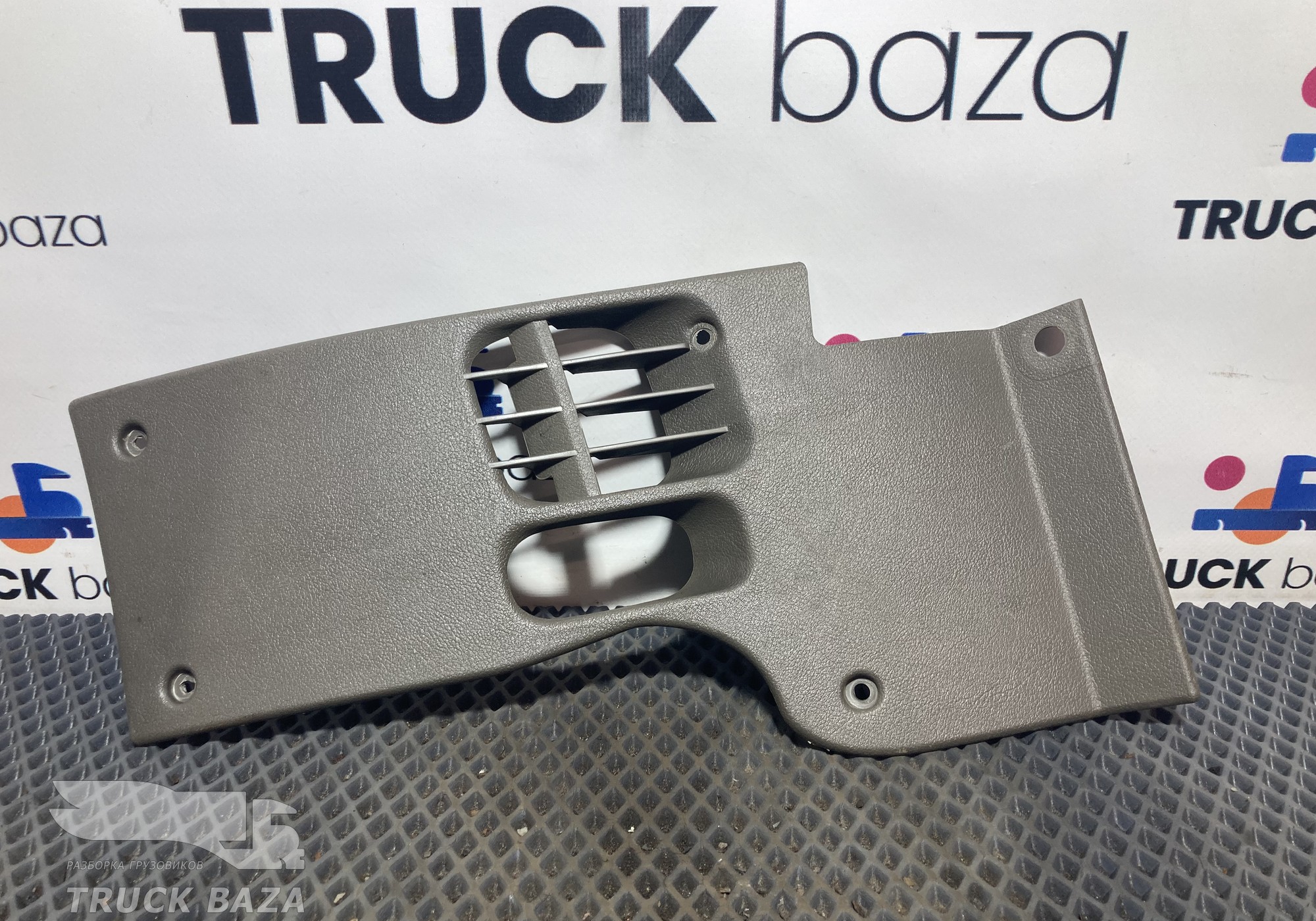 1304876 Накладка торпедо правая для Daf XF105 (с 2006 по 2020)