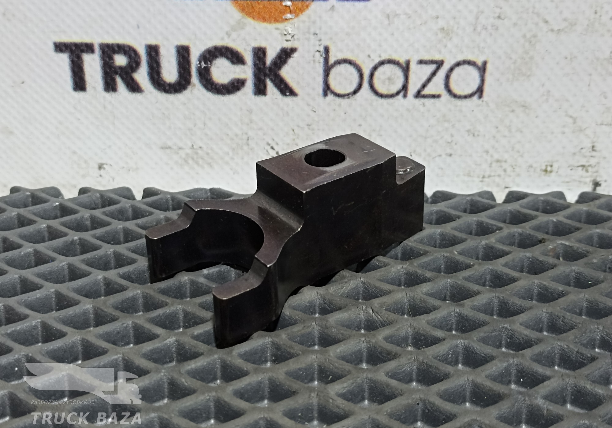 21425162 Кронштейн форсунки топливной для Volvo FM