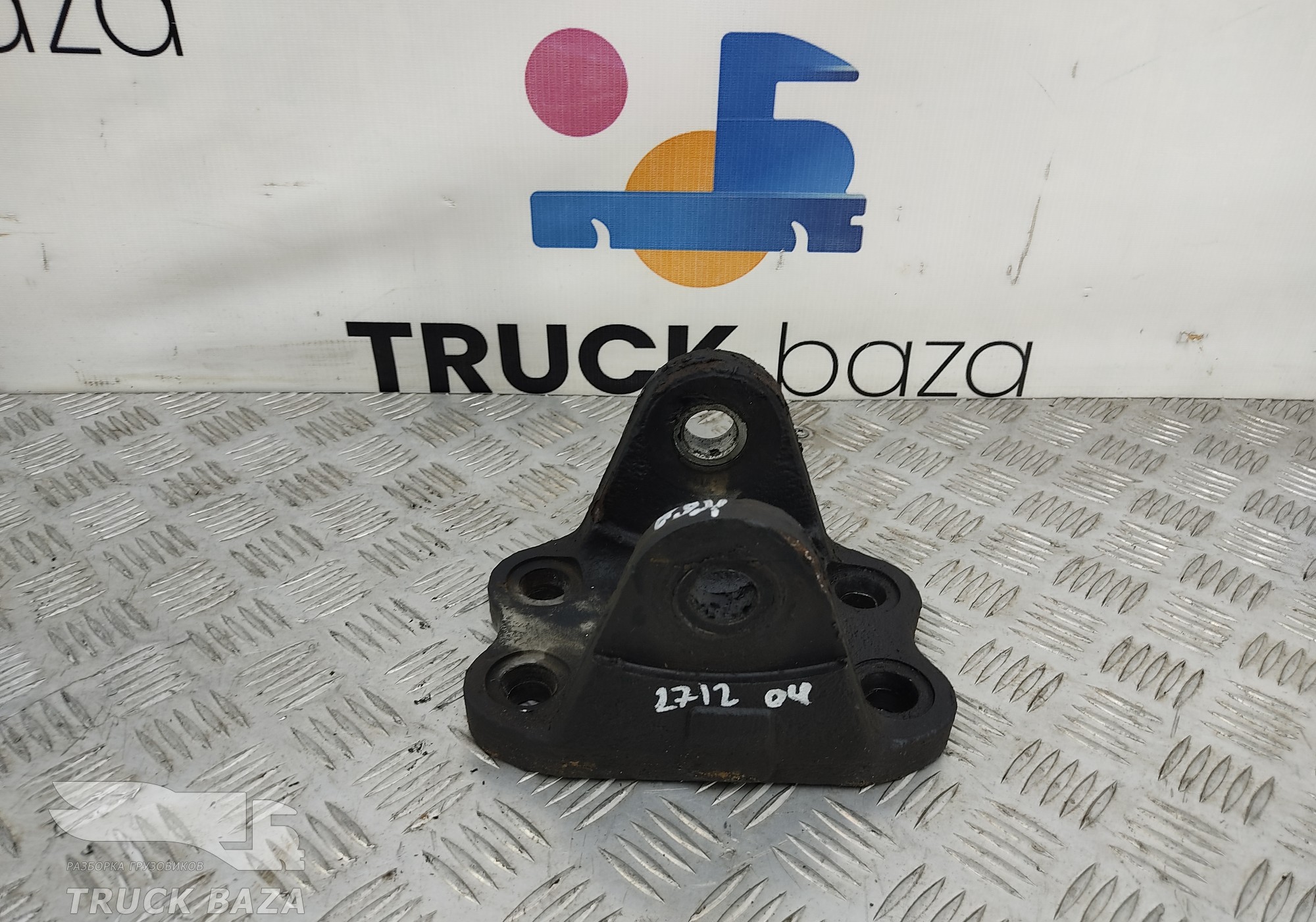 65802902444 Кронштейн рессоры передней