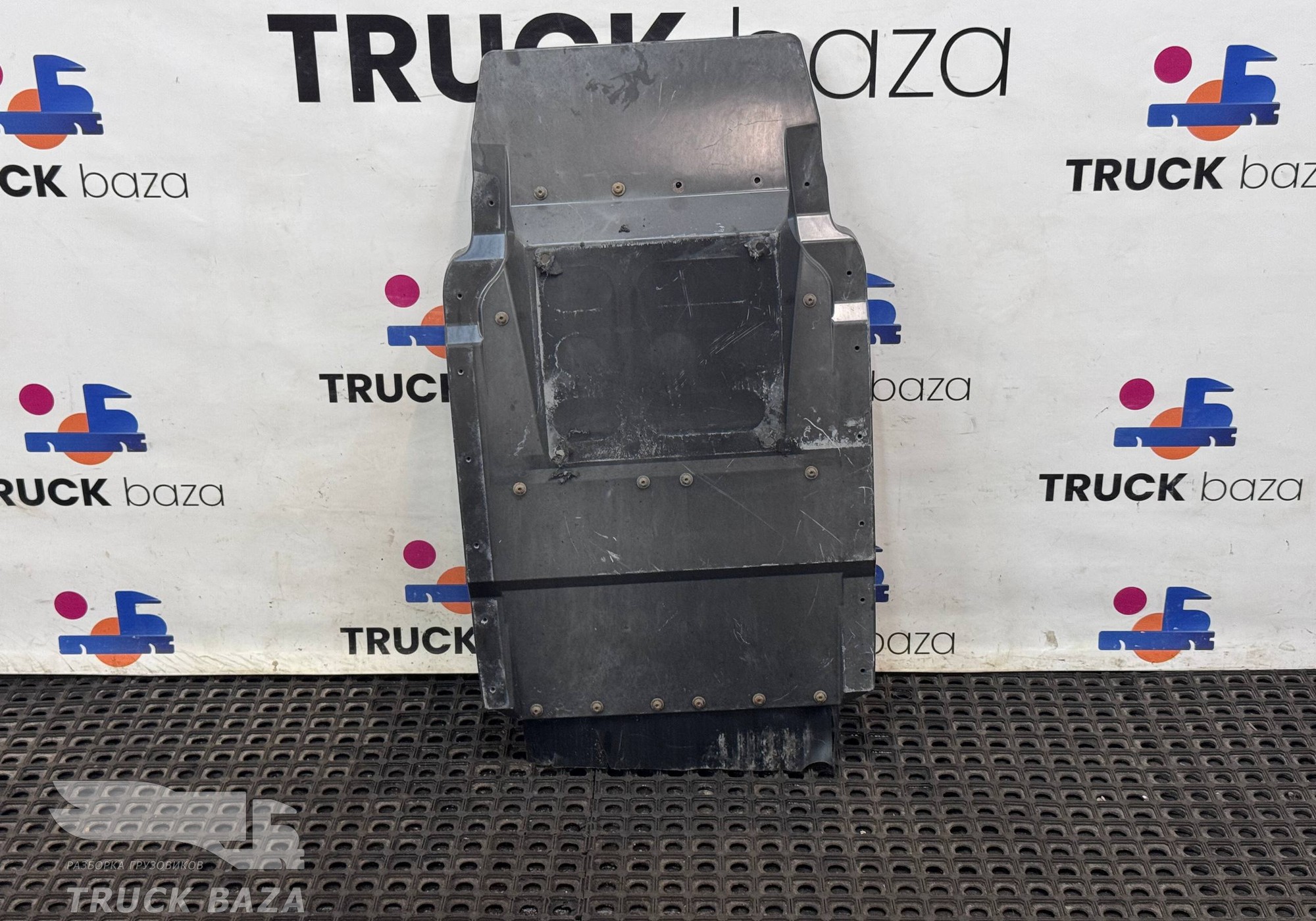 81612300267 Крыло переднее задняя часть для Man TGX II (с 2012)