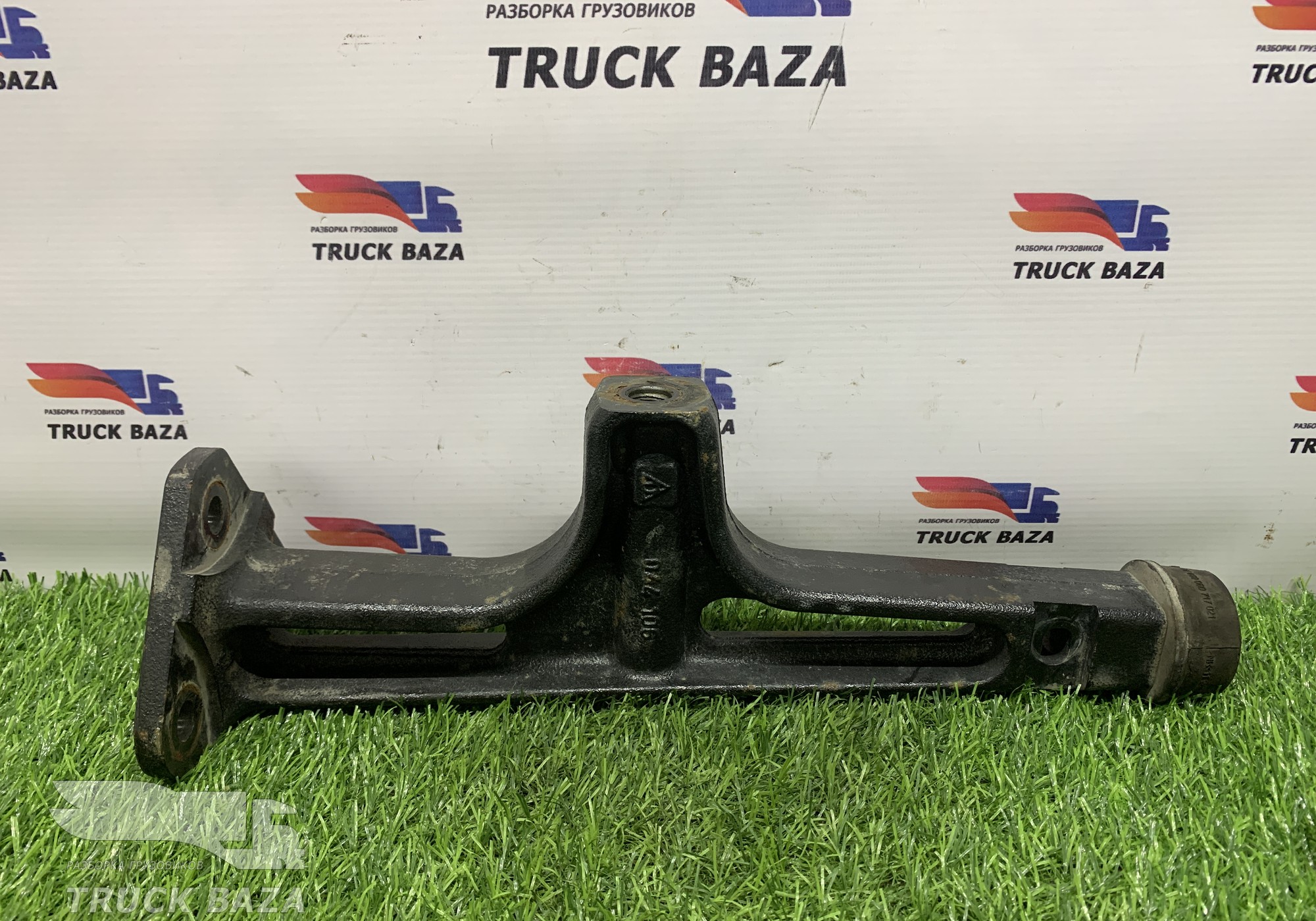 000460015915 Кронштейн кабины передний для КАМАЗ 54901