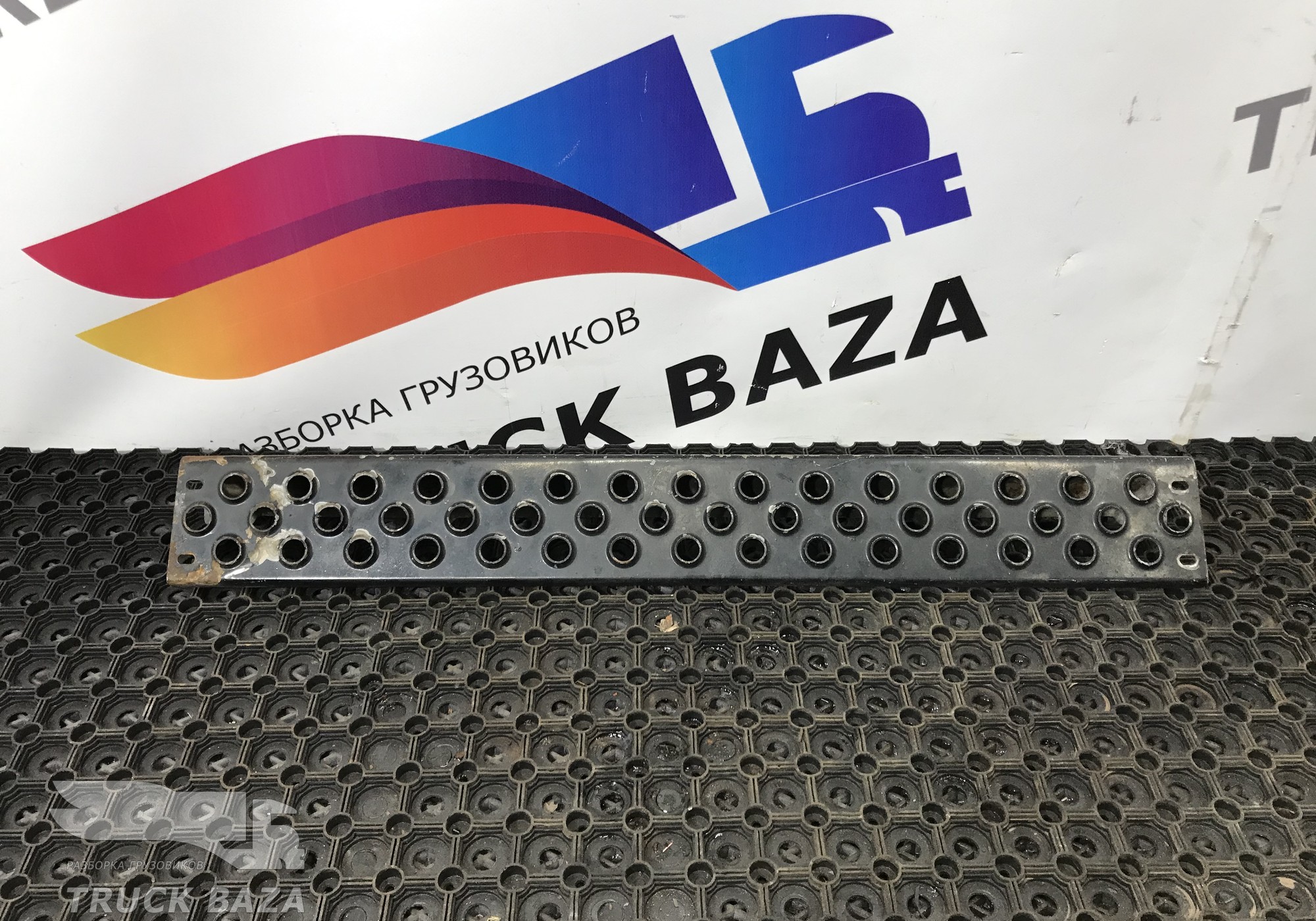 9438830001 Ступенька в бампер для Mercedes-Benz Actros MP1 (с 1996 по 2003)