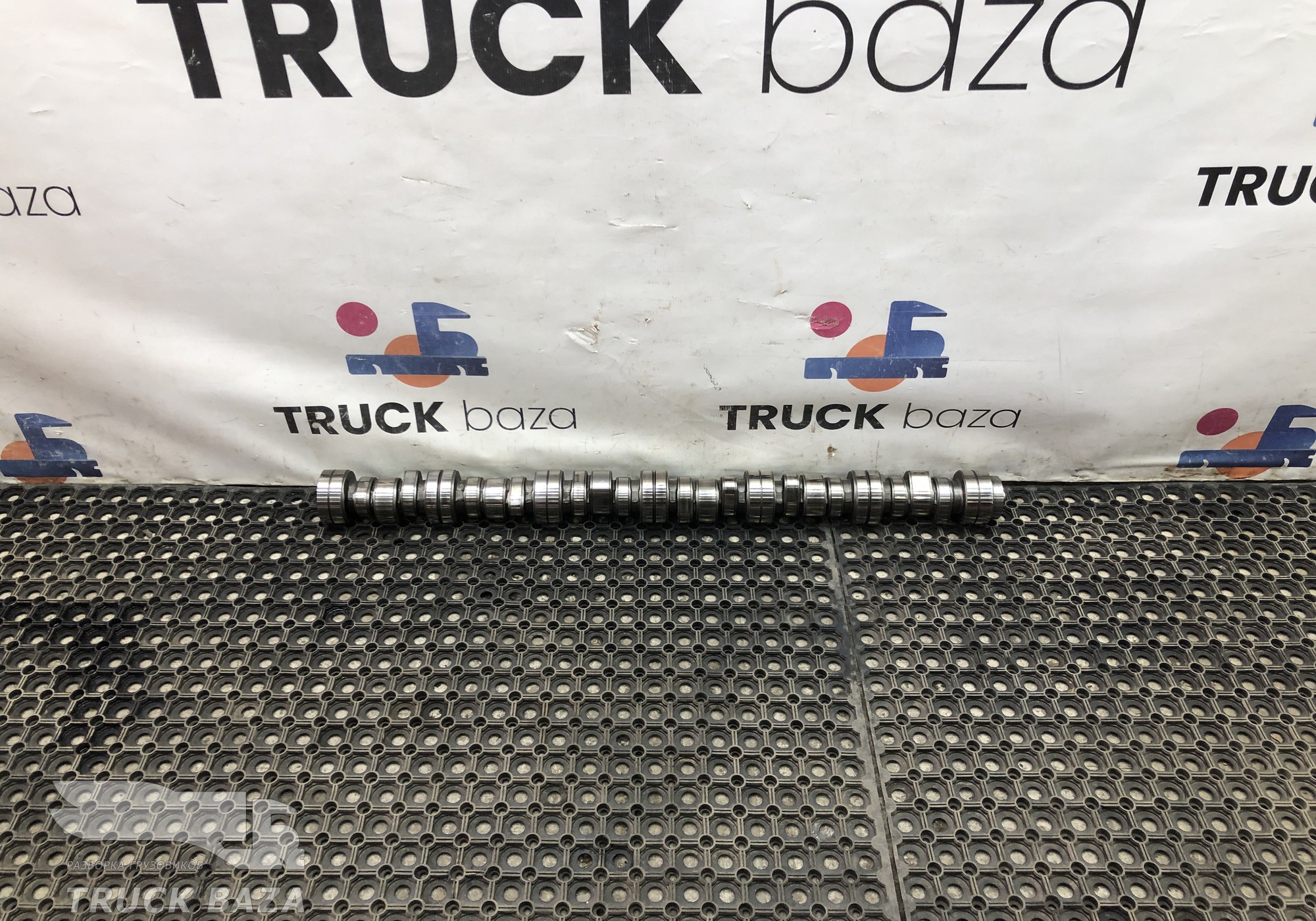 1832378 Распредвал DC13