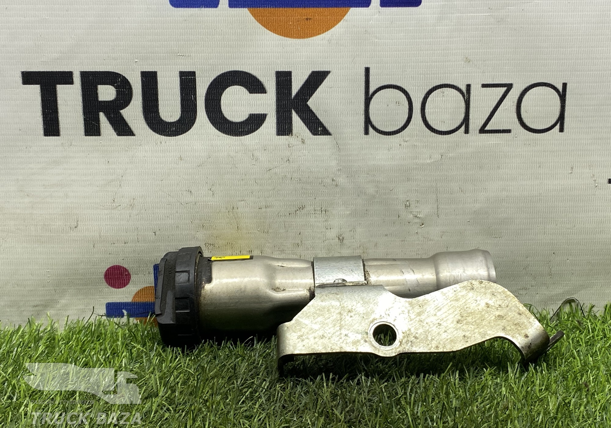 812W018106210 Маслозаливная горловина для Sinotruk Sitrak C7H