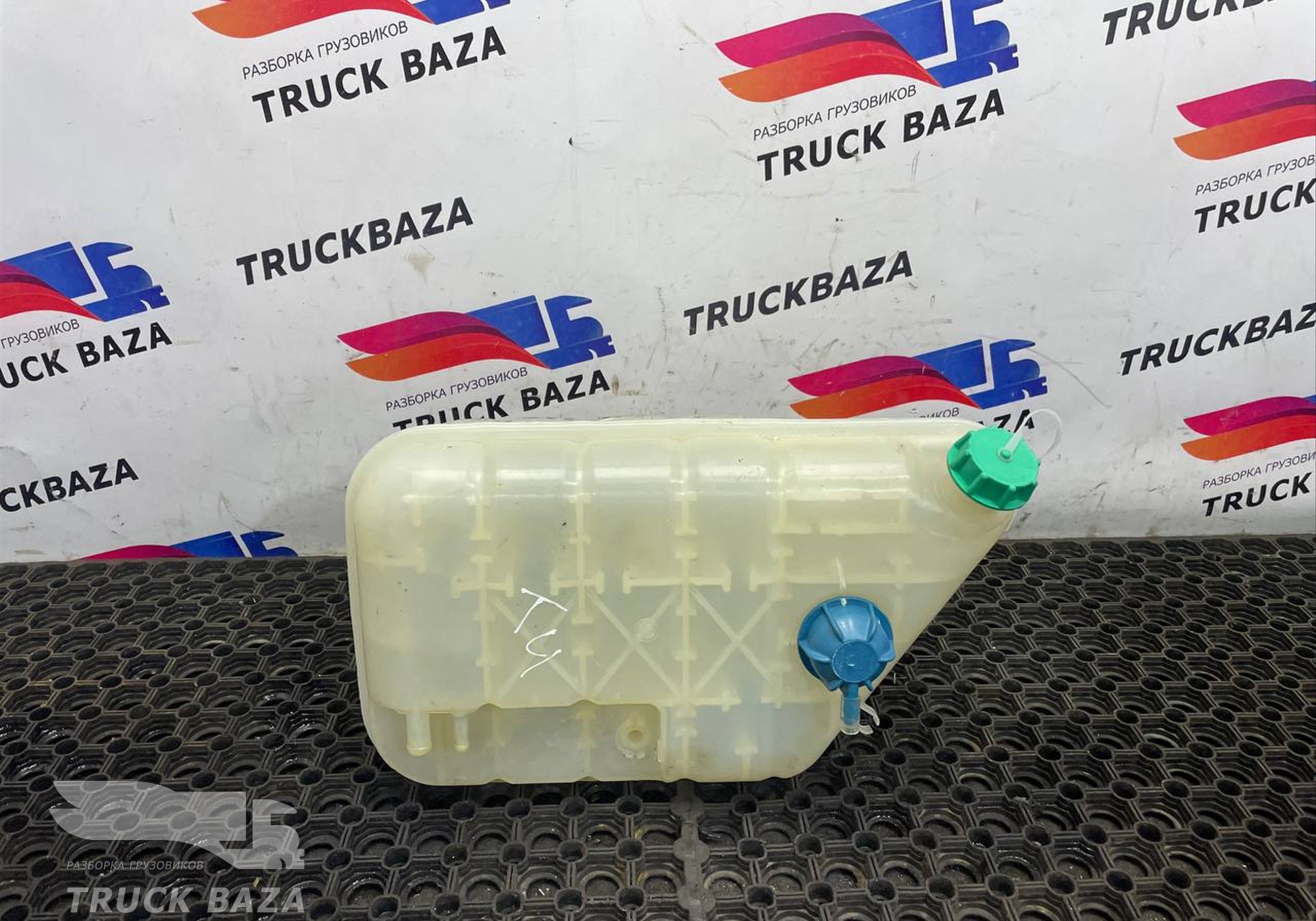 812W061250005 Бачок расширительный для Sinotruk Sitrak C7H