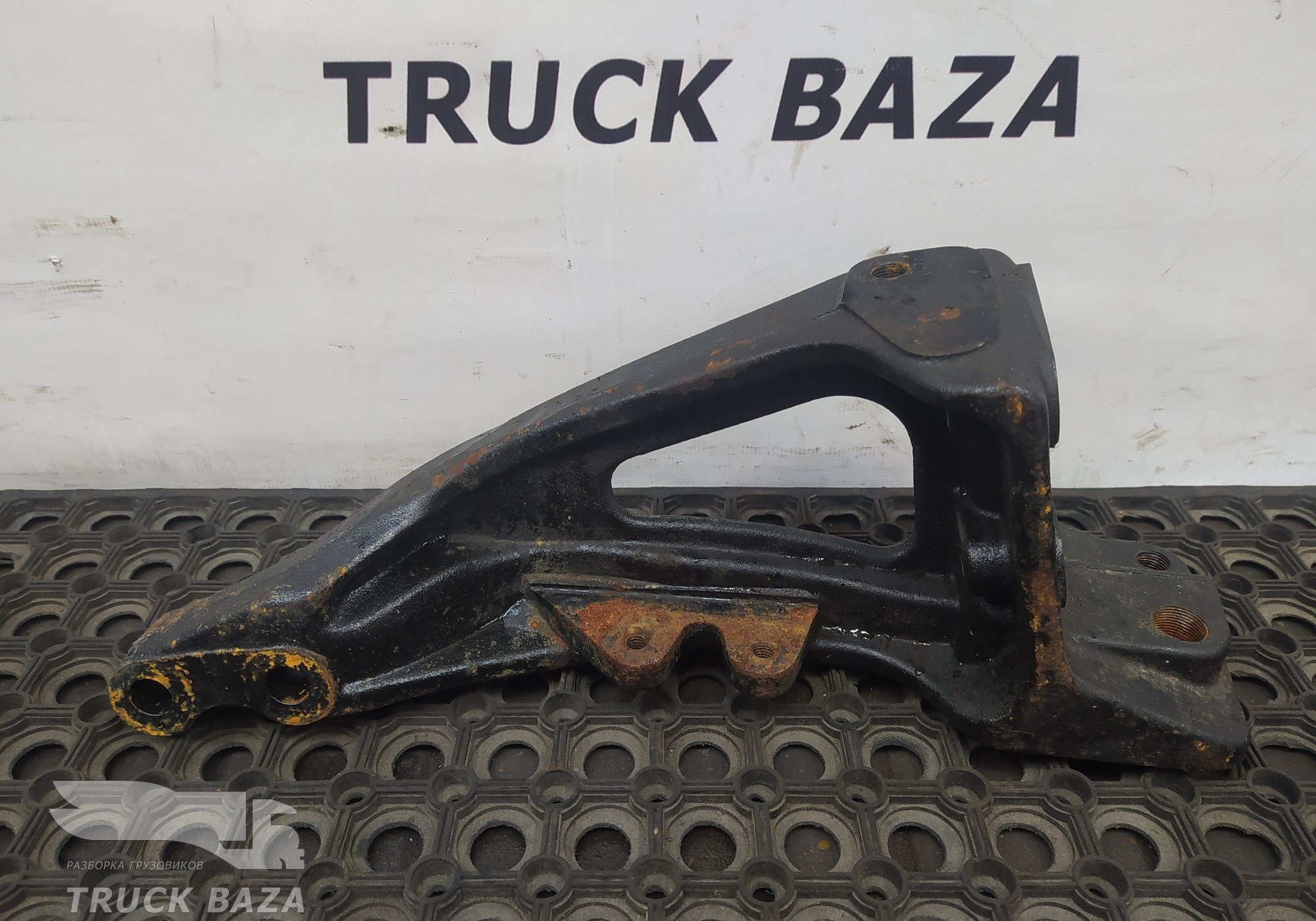 A9403171601 Кронштейн кабины левый для Mercedes-Benz Axor II (с 2004 по 2010)