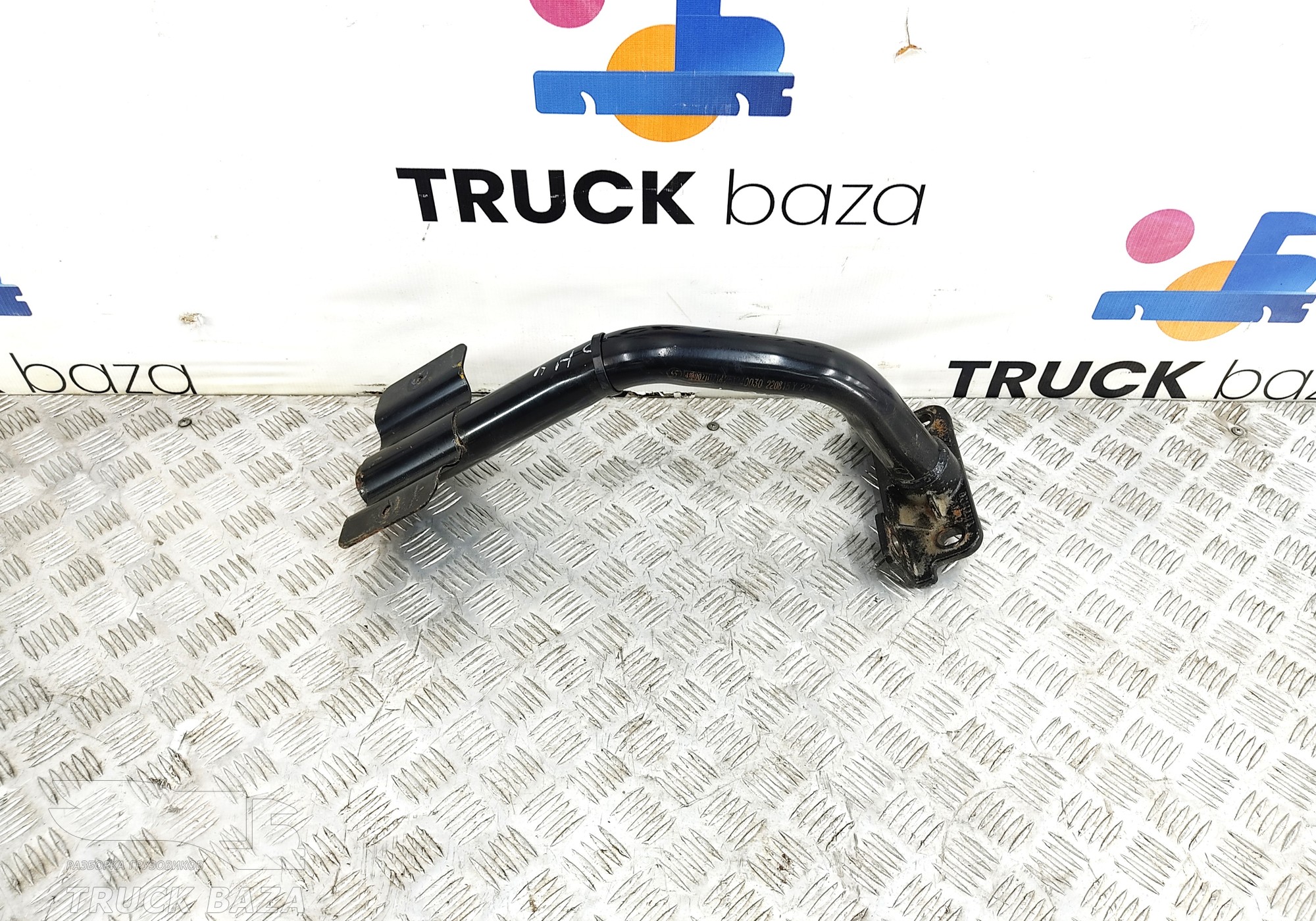 DZ14251240030 Кронштейн подножки для Shacman X3000 (с 2014)