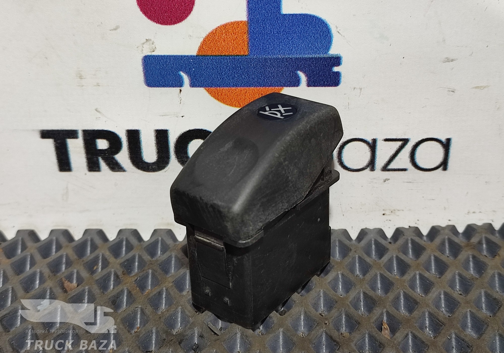 1735028 Кнопка противотуманных фар для Daf XF XF105 (III) (с 2006 по 2013)