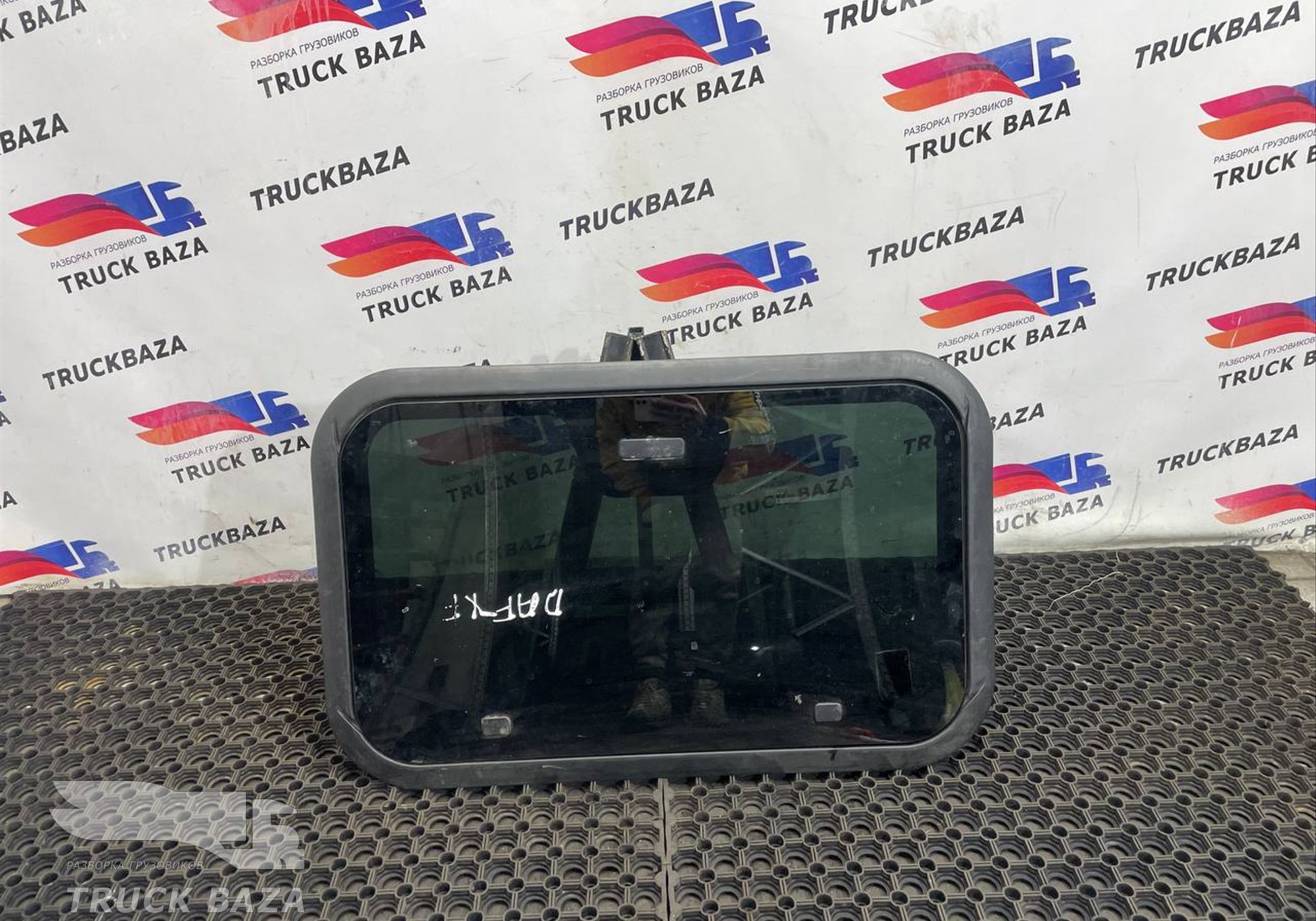 1690127 Люк в сборе электрический для Daf XF105 (с 2005)