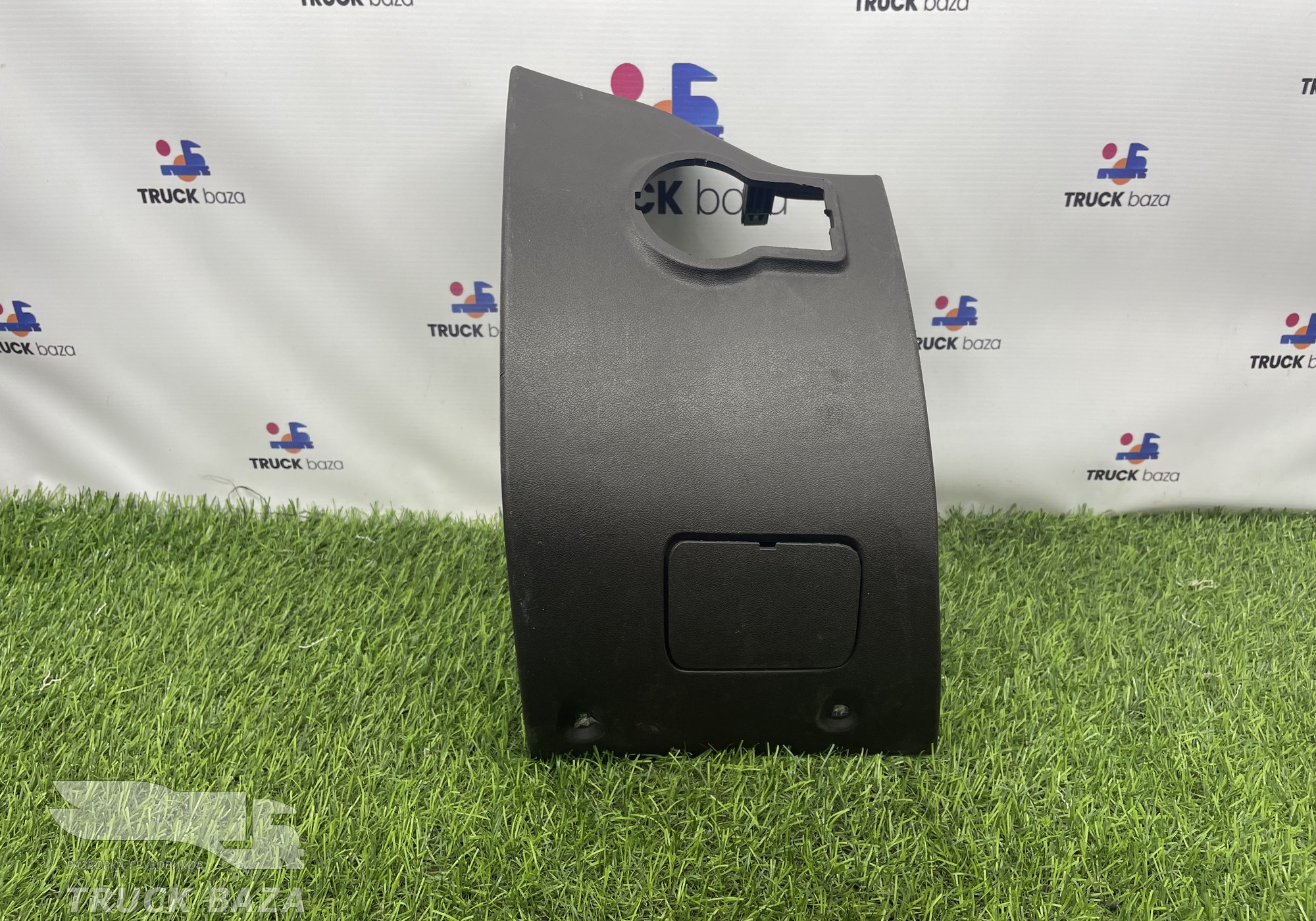 549015325049 Накладка торпедо левая для КАМАЗ 54901