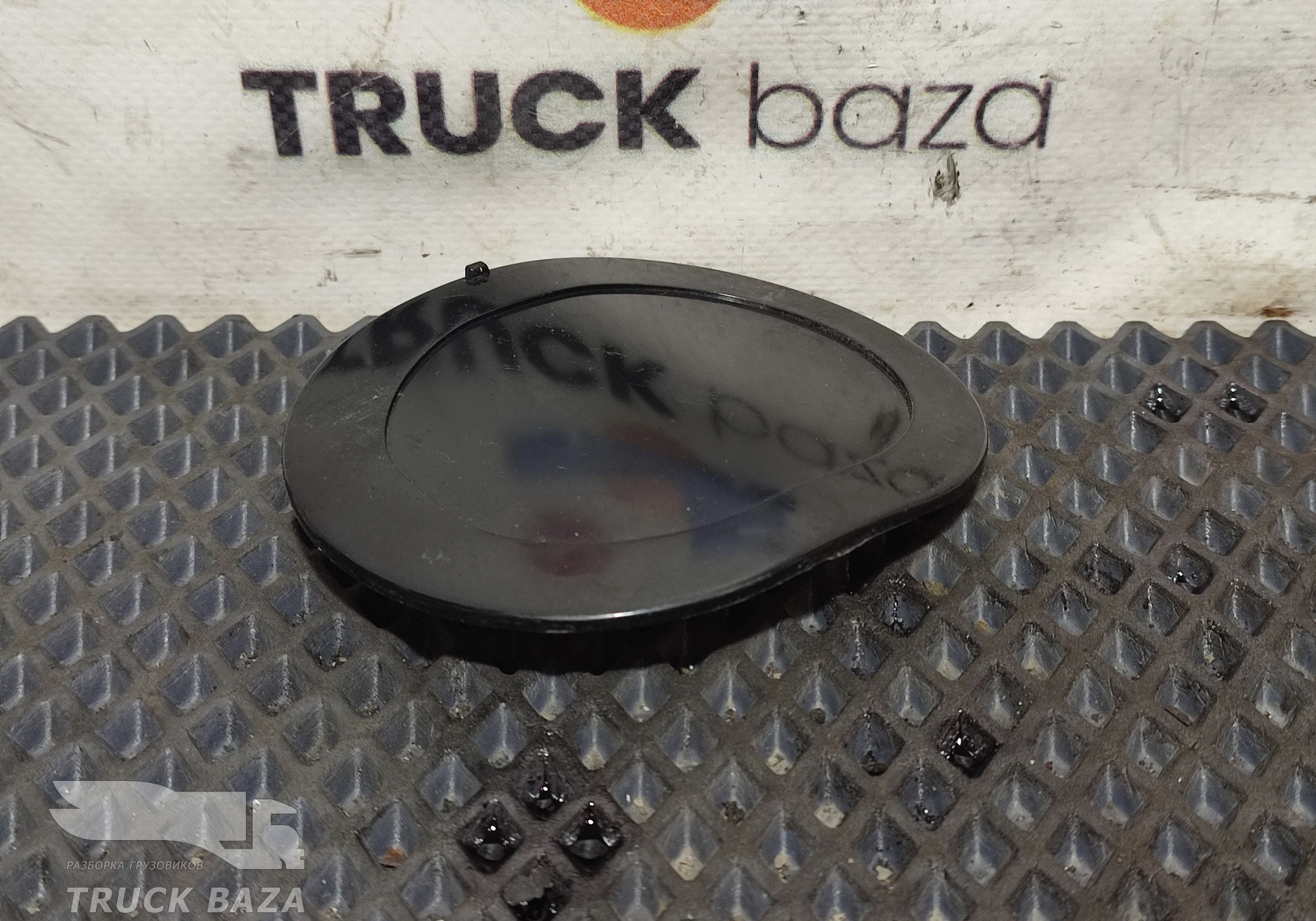 1434437 Крышка приборной панели