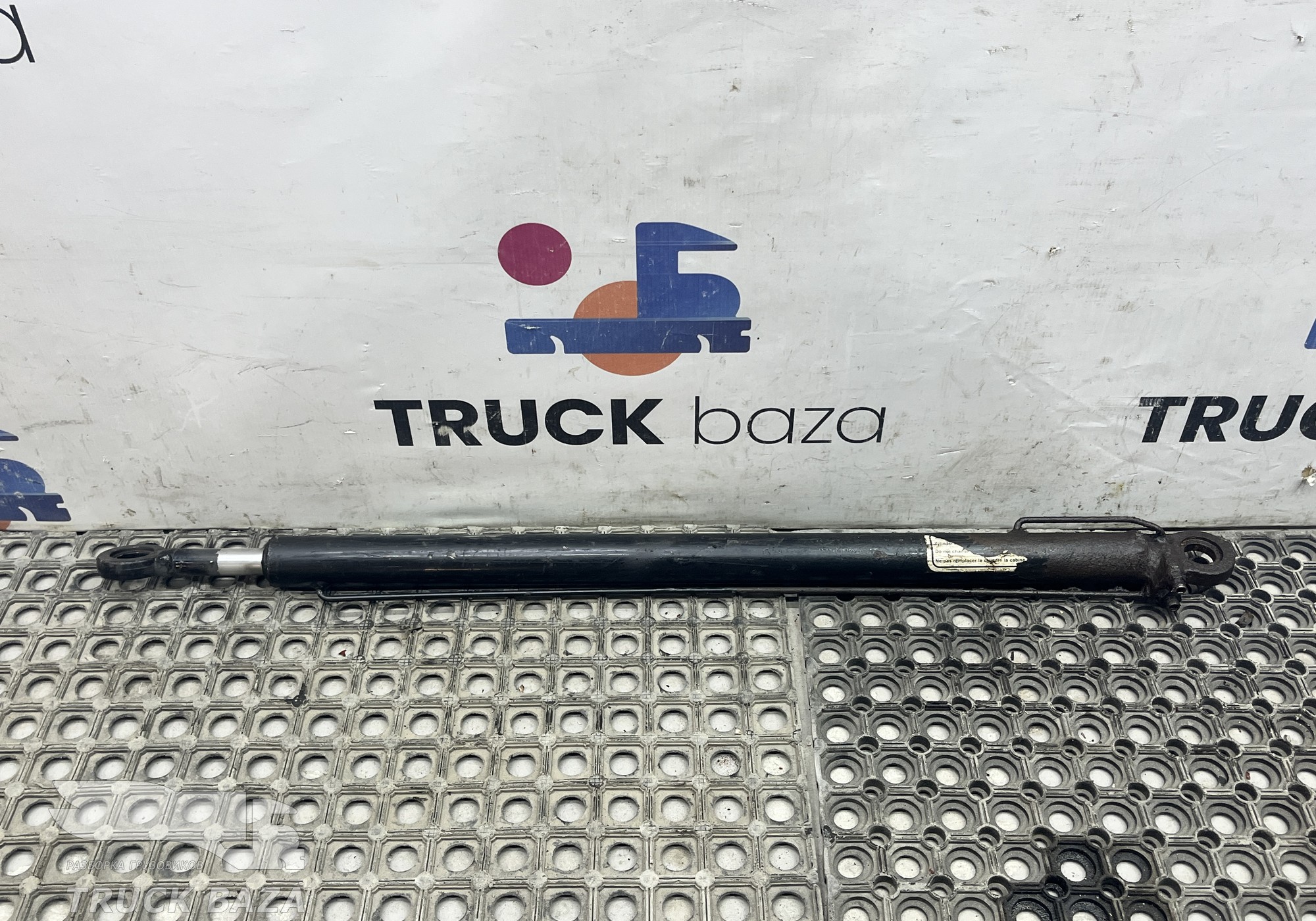 81417236010 Цилиндр подъема кабины для Man TGA (с 2000 по 2007)