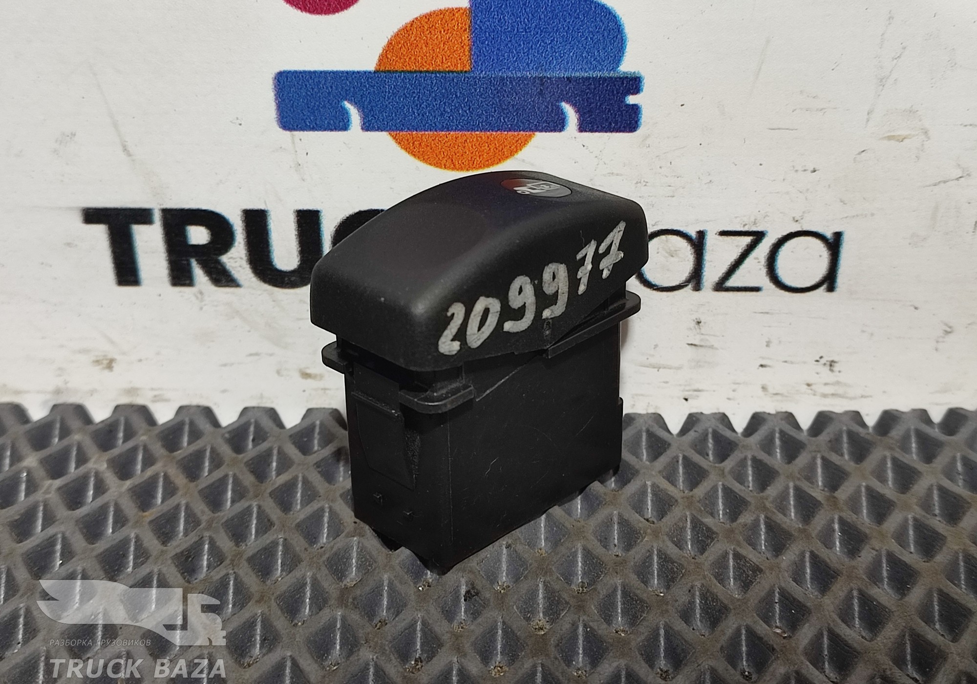 1810759 Кнопка шторки люка для Daf XF105 (с 2005)