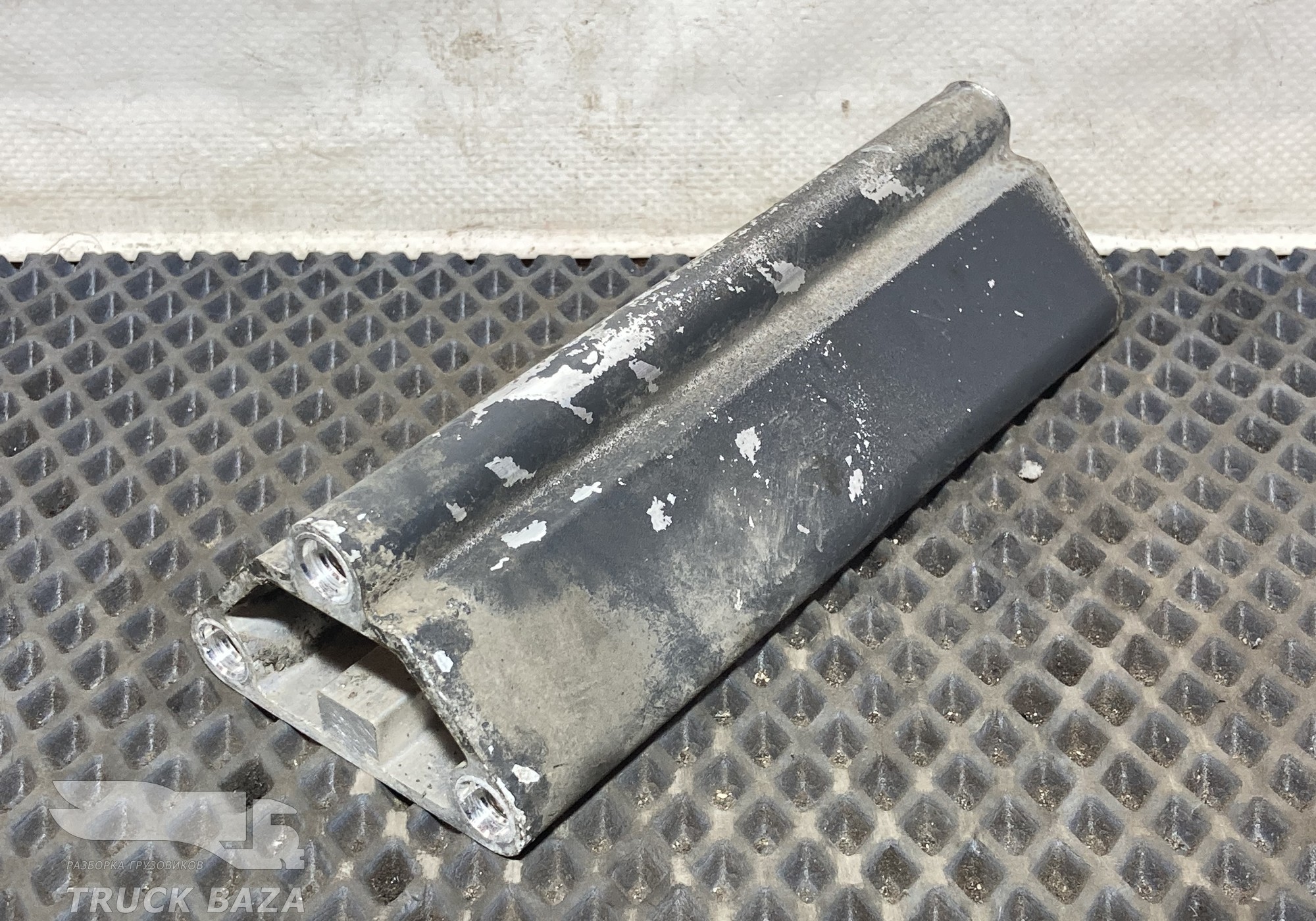 1485902 Кронштейн диффузора