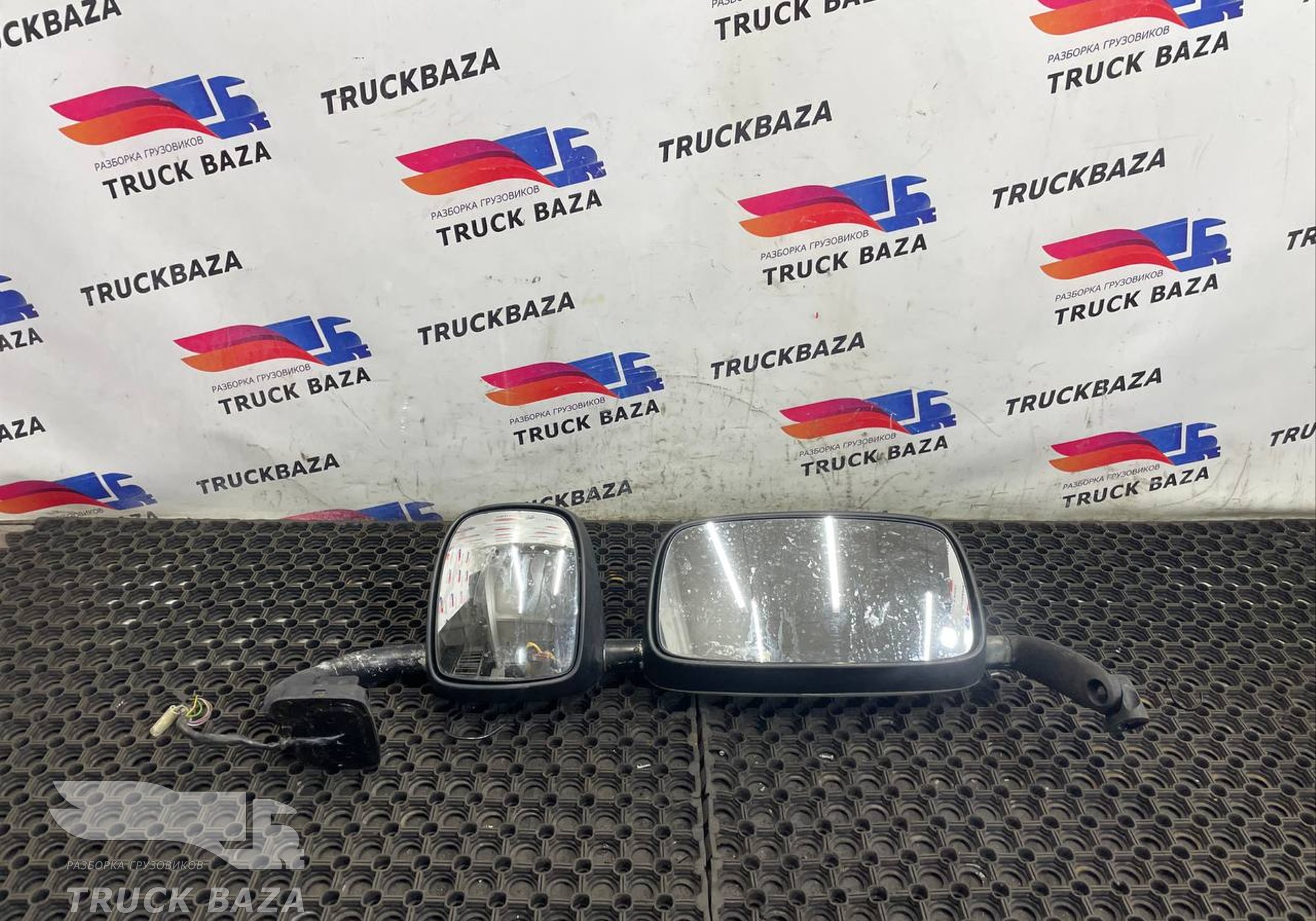 1808567 Зеркало заднего вида боковое левое для Daf XF105 (с 2005)