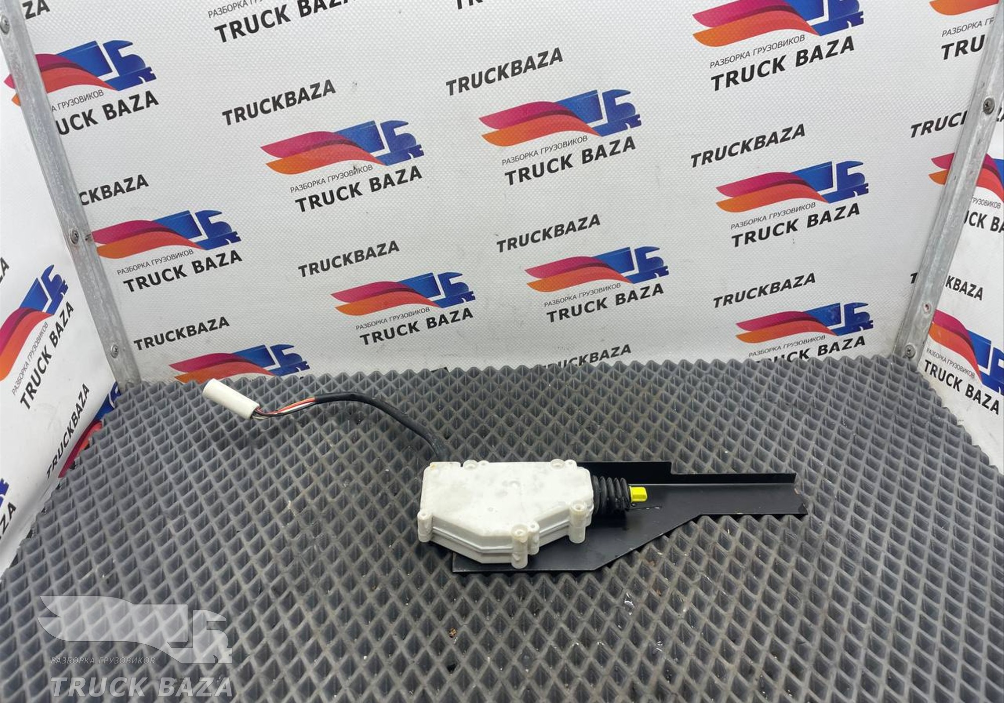 1893637 Активатор замка двери для Daf XF105 (с 2005)