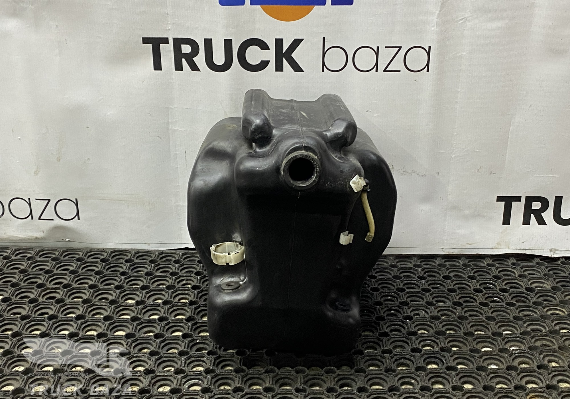 81264810085 Бачок омывателя лобового стекла