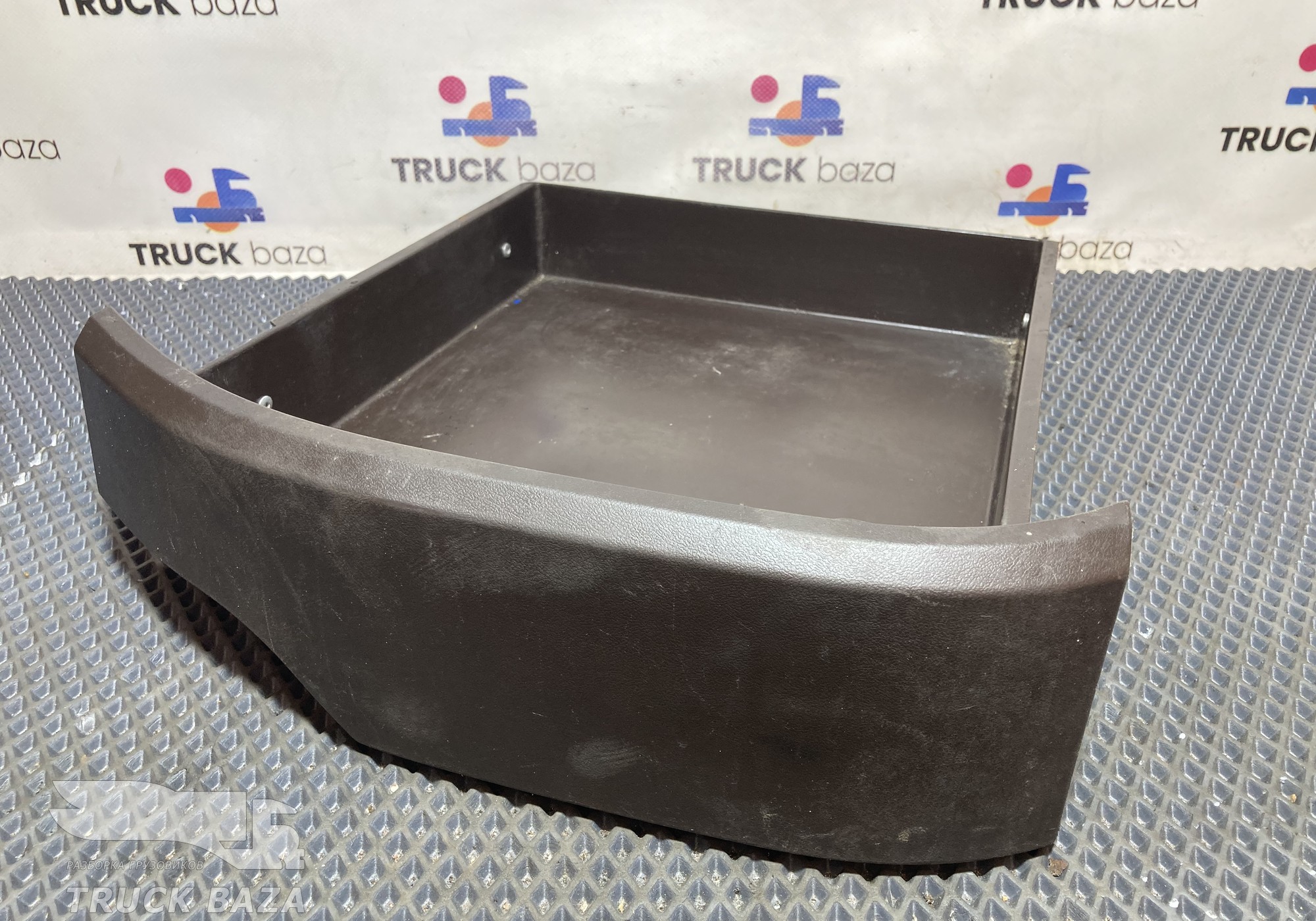 549015337061 Ящик вещевой для КАМАЗ 54901