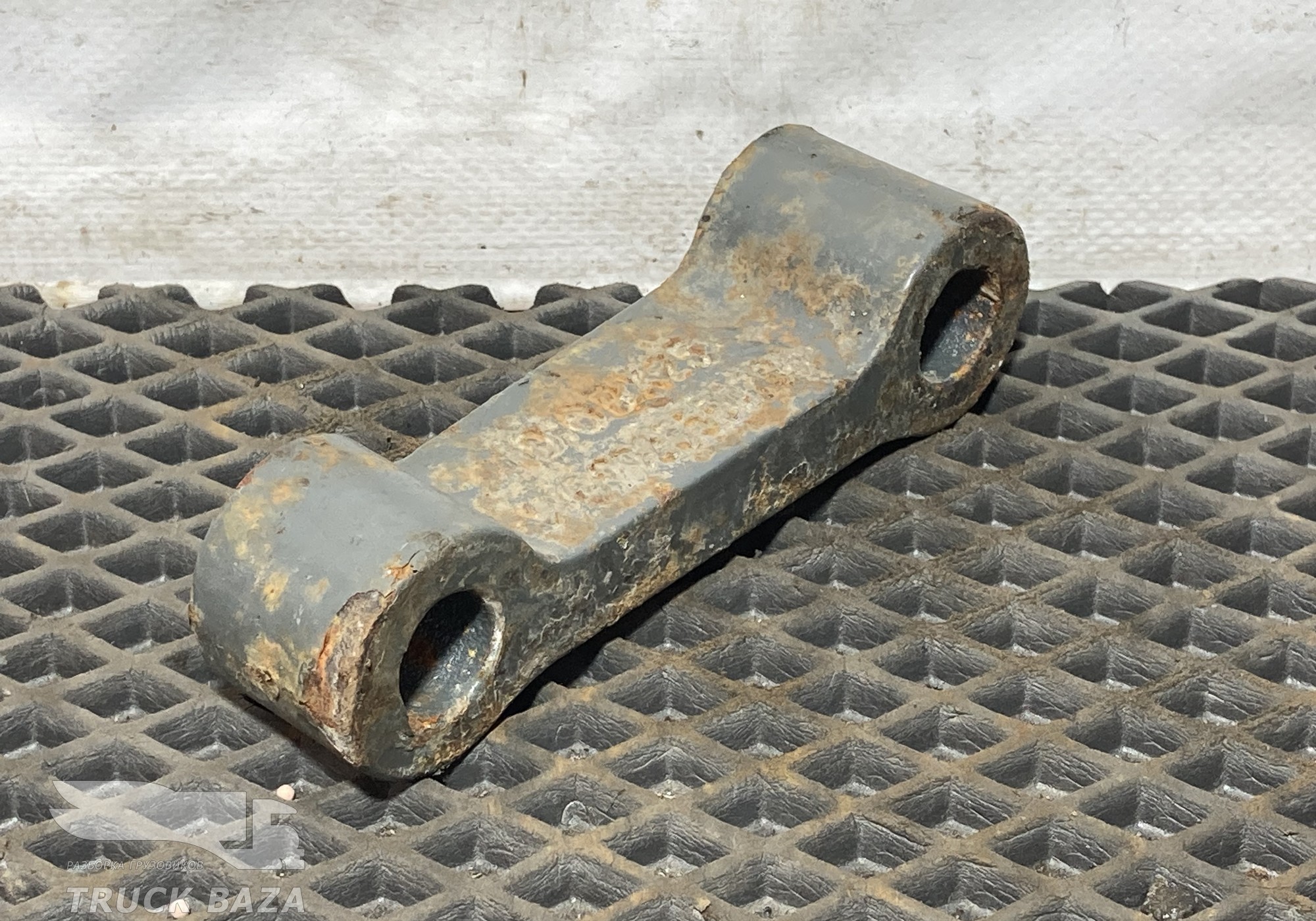 WG9925550706 Проставка топливного бака для Sinotruk Sitrak C7H