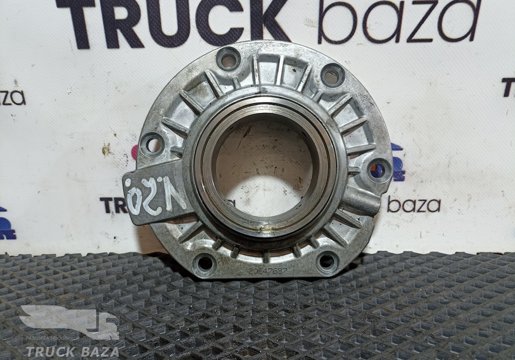 20547687 Крышка КПП для Volvo FH 2 (с 2002 по 2008)