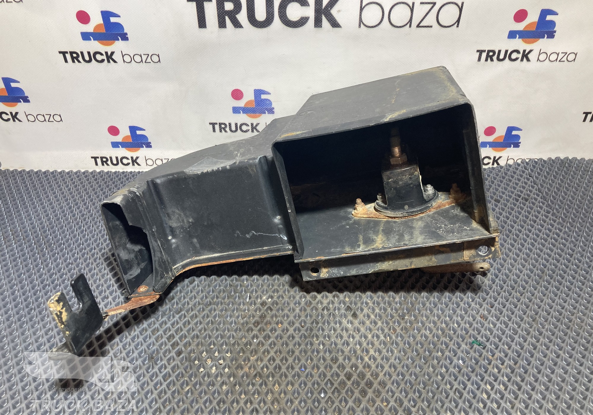 1390571 Корпус выключателя массы в сборе