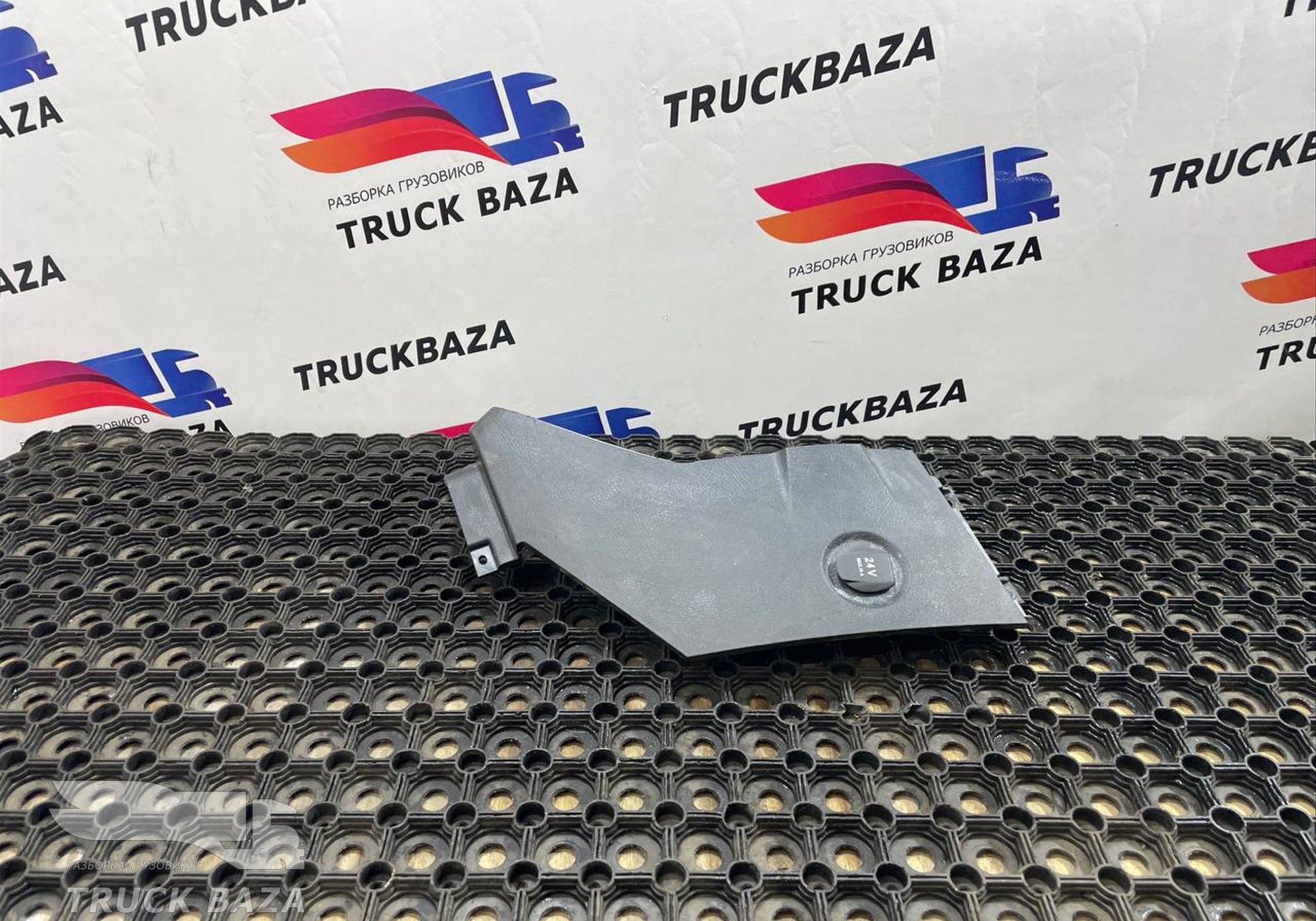 A9606806481 Накладка на торпедо для Mercedes-Benz Actros New Actros MP4 (с 2011)