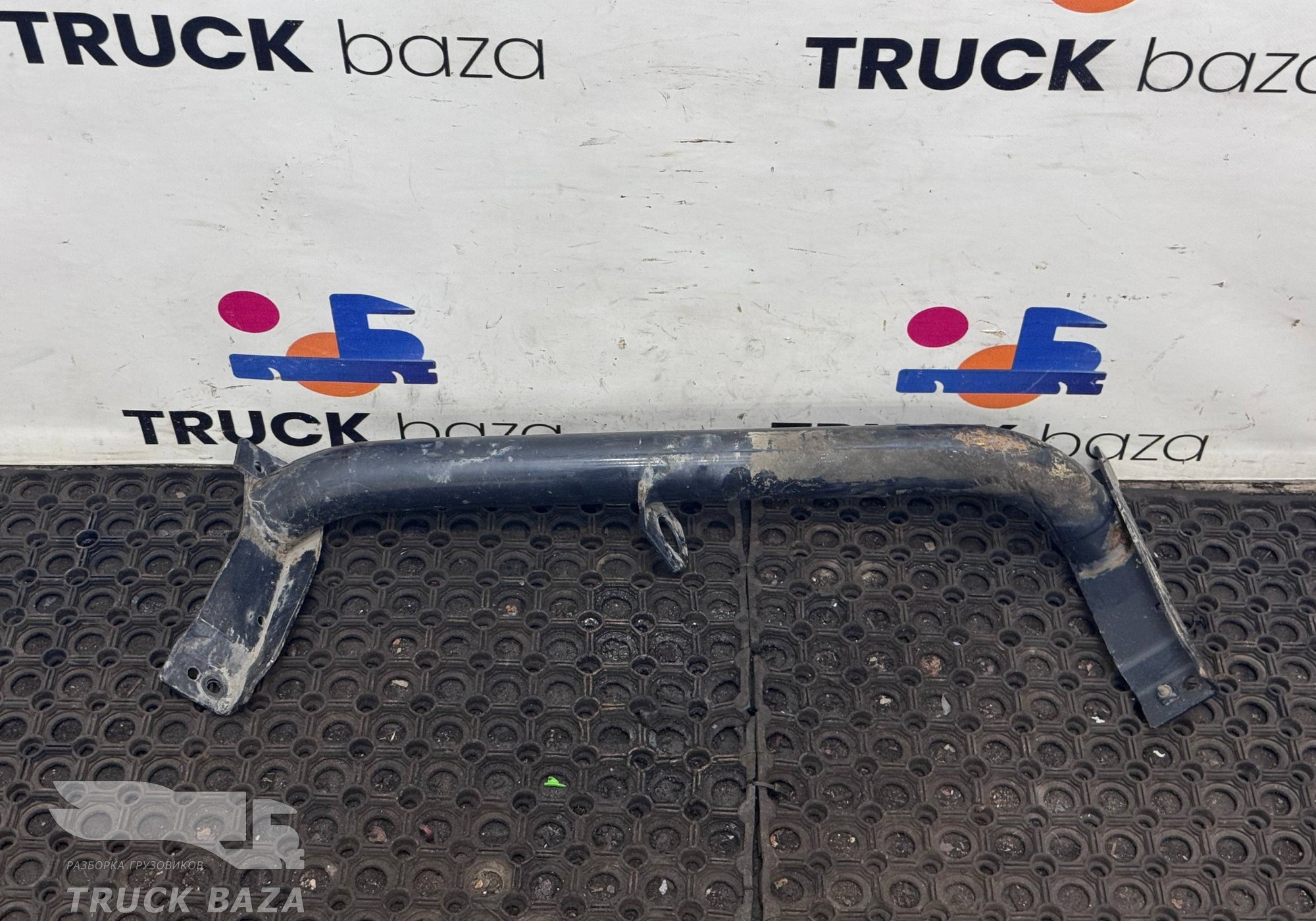 81615405032 Кронштейн корпуса подножек правый для Man TGX II (с 2012)