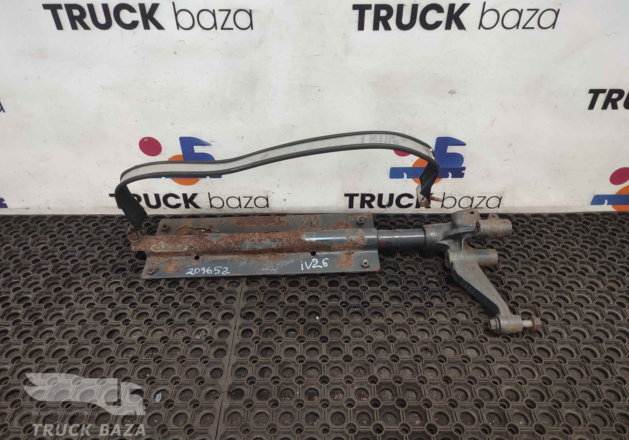 41297921 Кронштейн бака AdBlue для Iveco