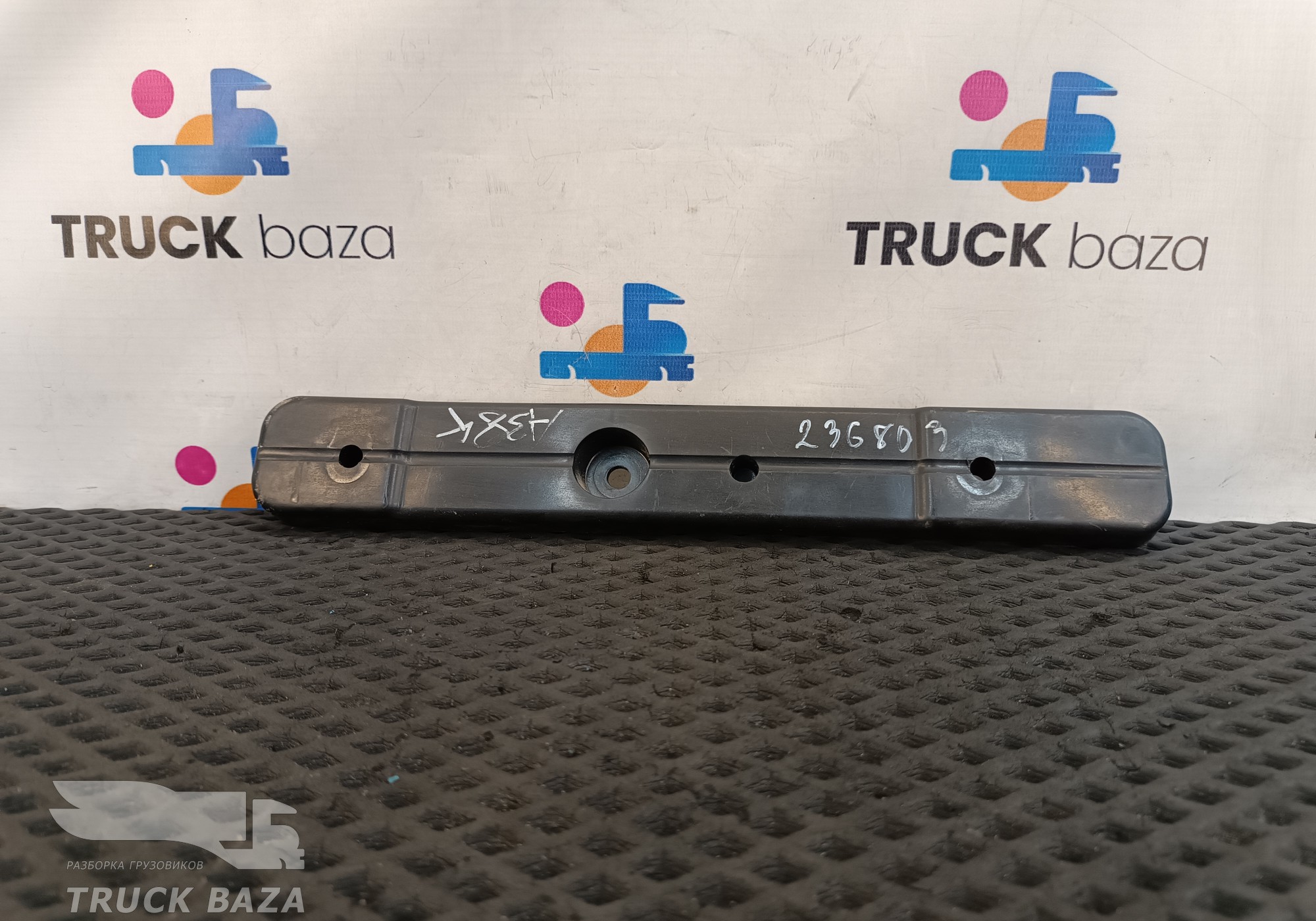 9608240716 Накладка под лобовое стекло левая для Mercedes-Benz Actros New Actros MP4 (с 2011)