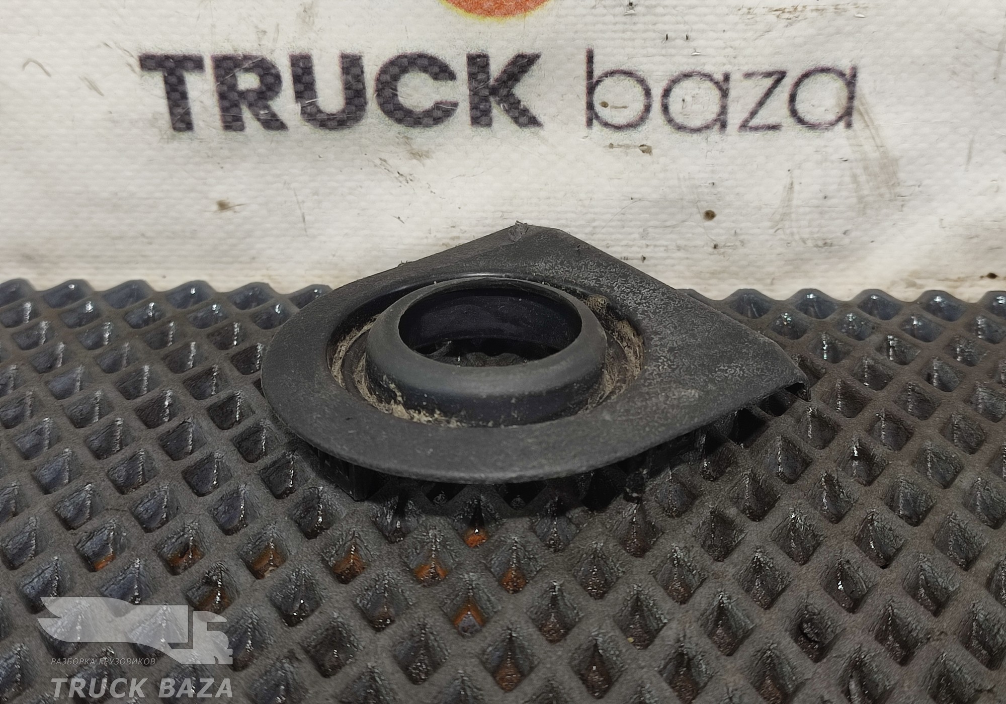 82510935 Заглушка поручня кабины для Renault T (с 2013)