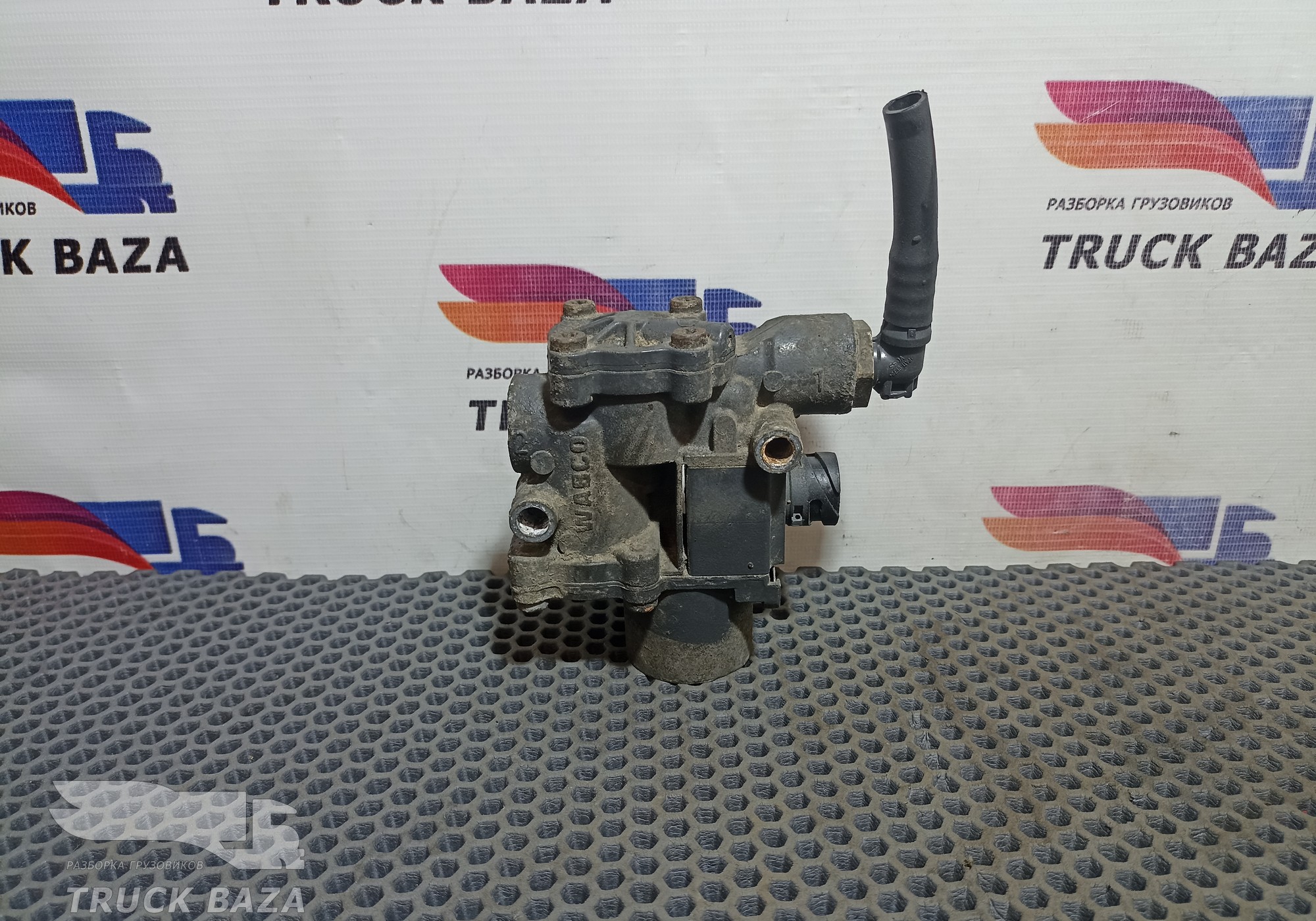 1304635 Кран ABS для Daf XF95