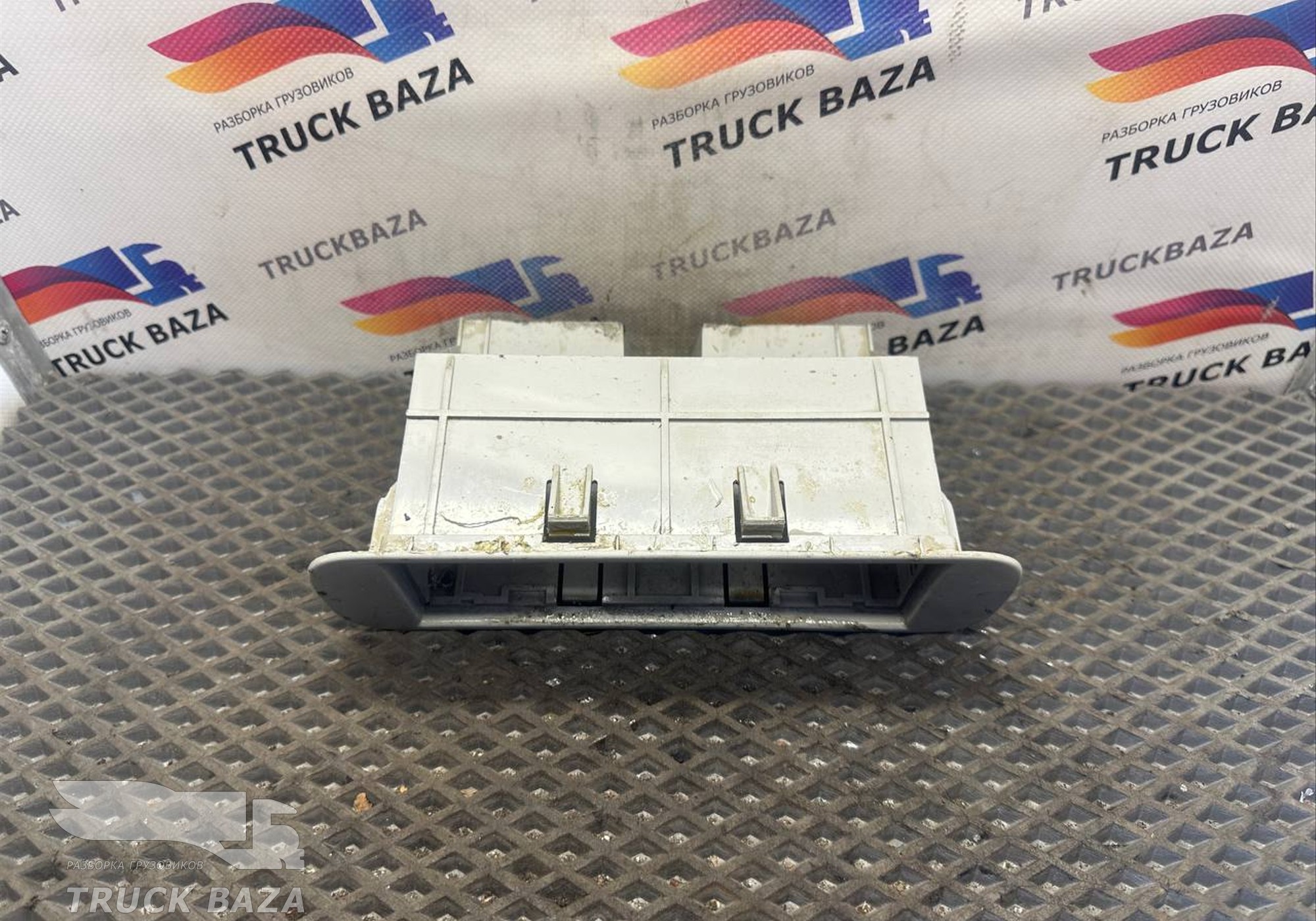 20584387 Рамка консоли для Volvo