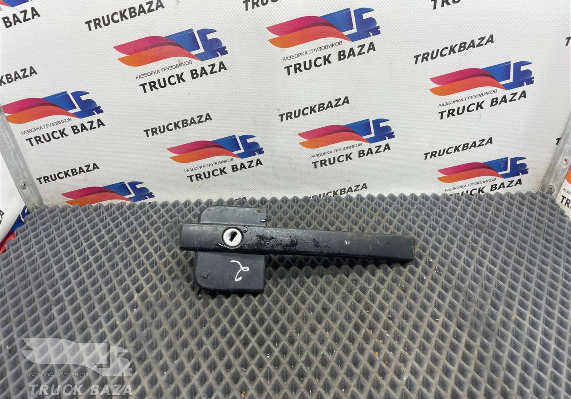 1666067 Ручка двери наружная левая для Daf XF105 (с 2005)