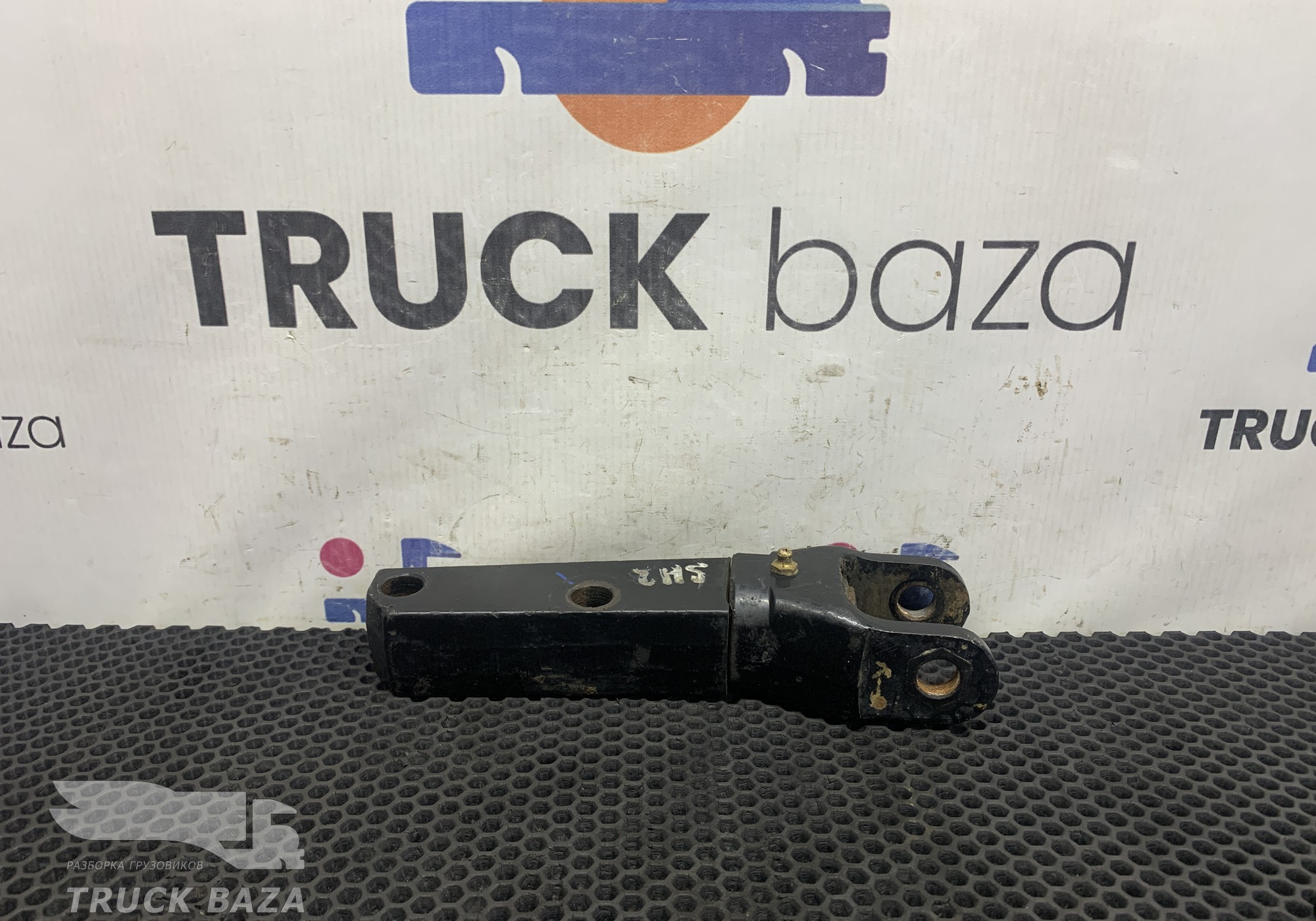DZ9100680065 Кронштейн амортизатора нижний для Shacman X3000 (с 2014)