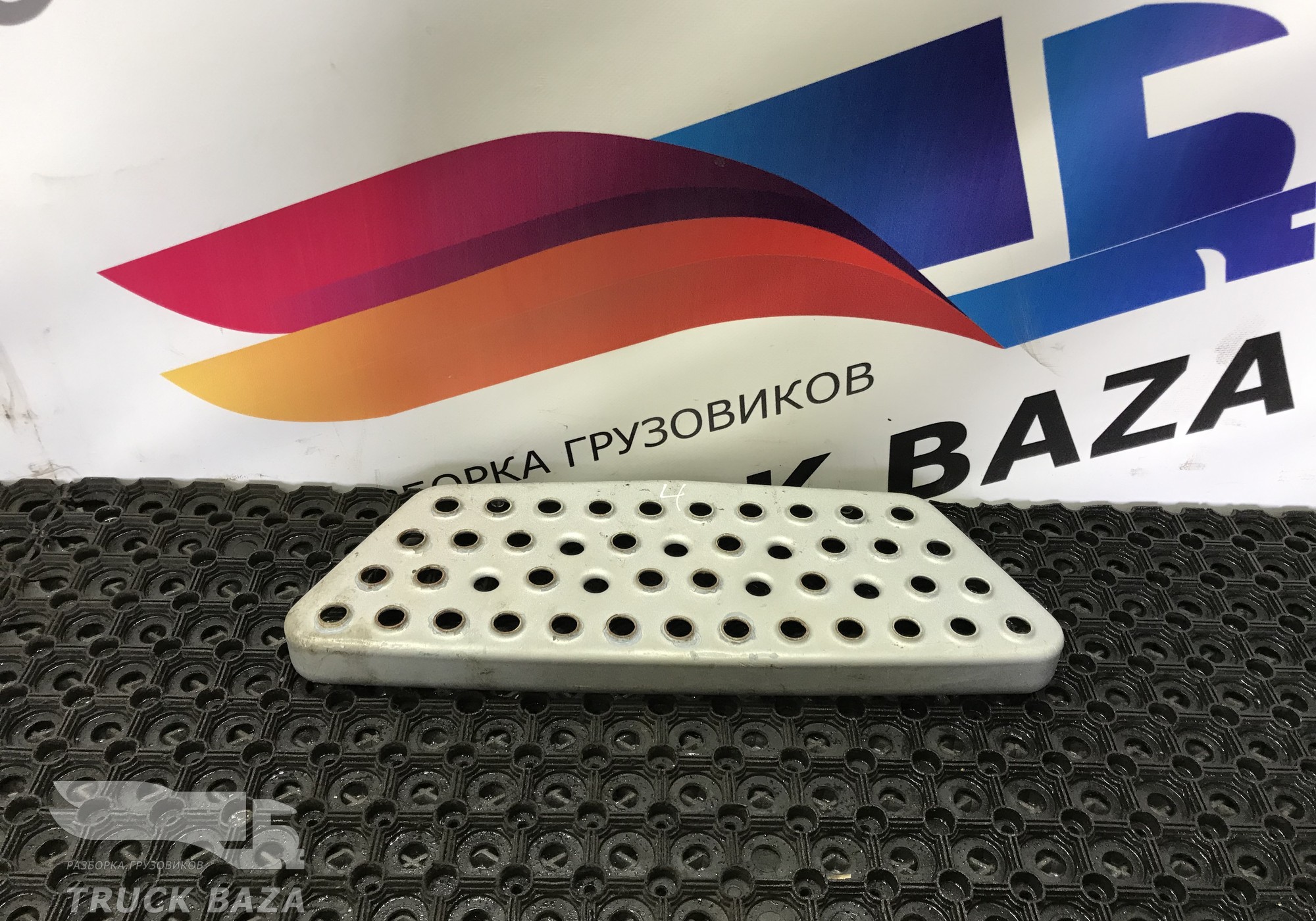 81615100490 Площадка подножки верхняя для Man TGA