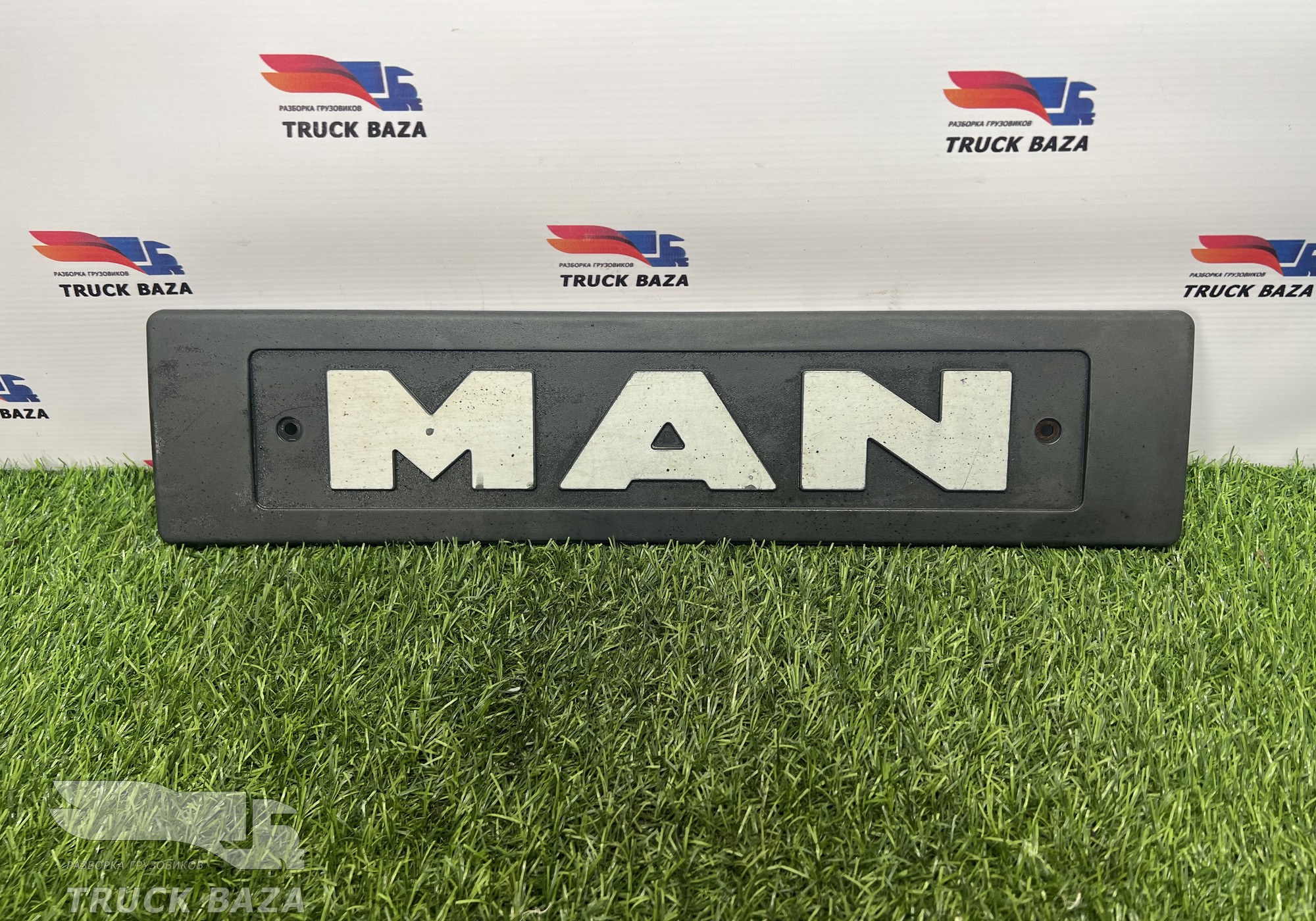 81978700121 Эмблема для Man TGS