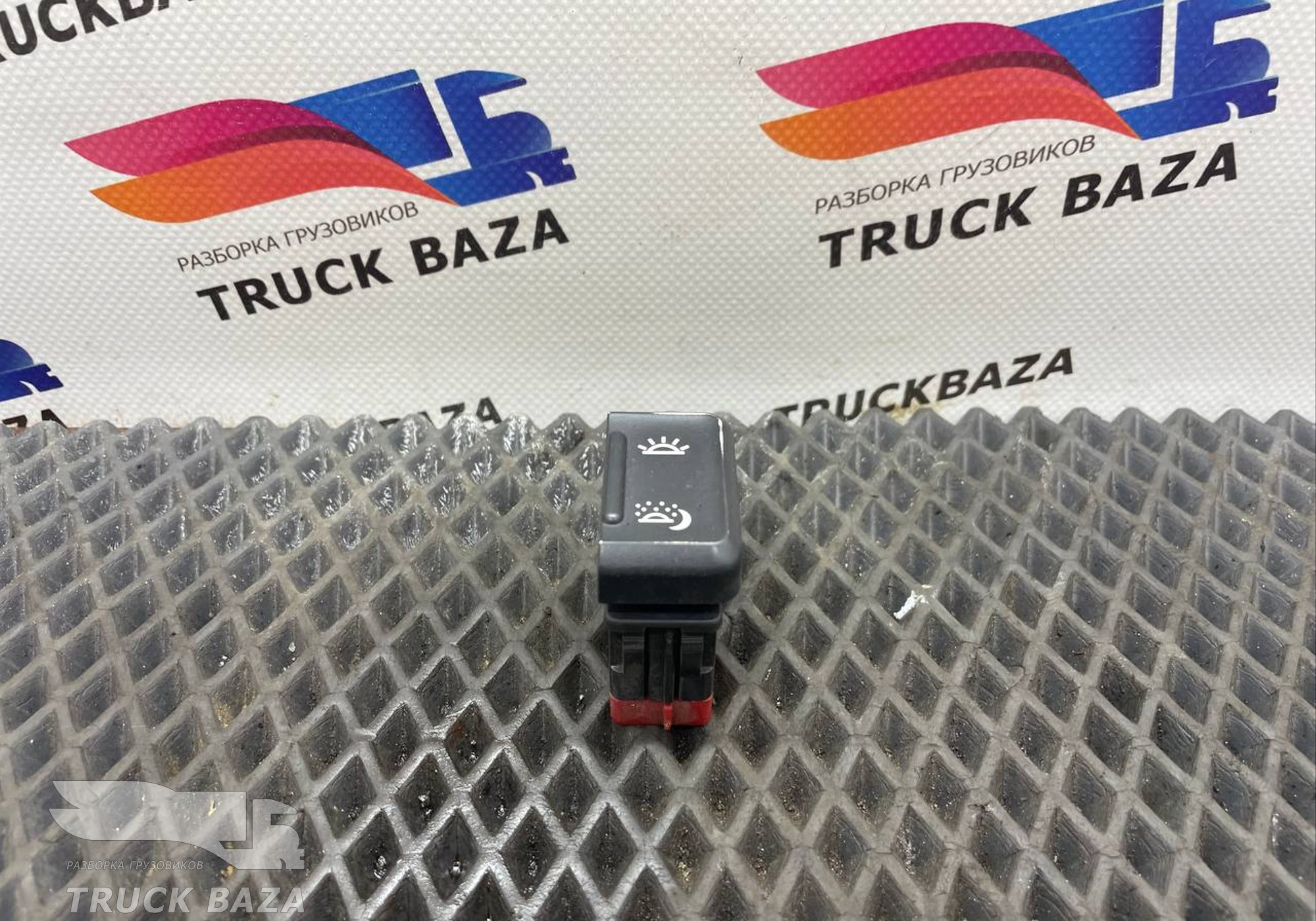 1832344 Кнопка освещения салона для Daf XF106 (с 2012)