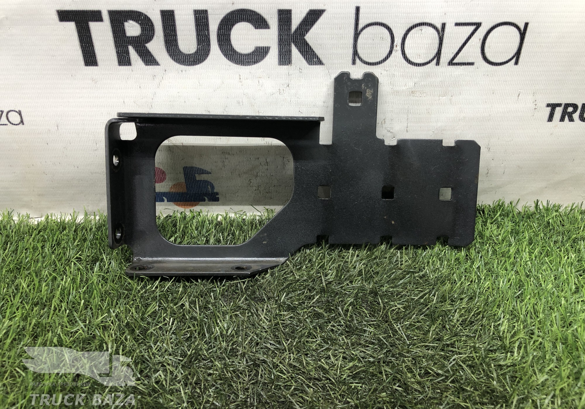 9304297640 Кронштейн тормозных трубок