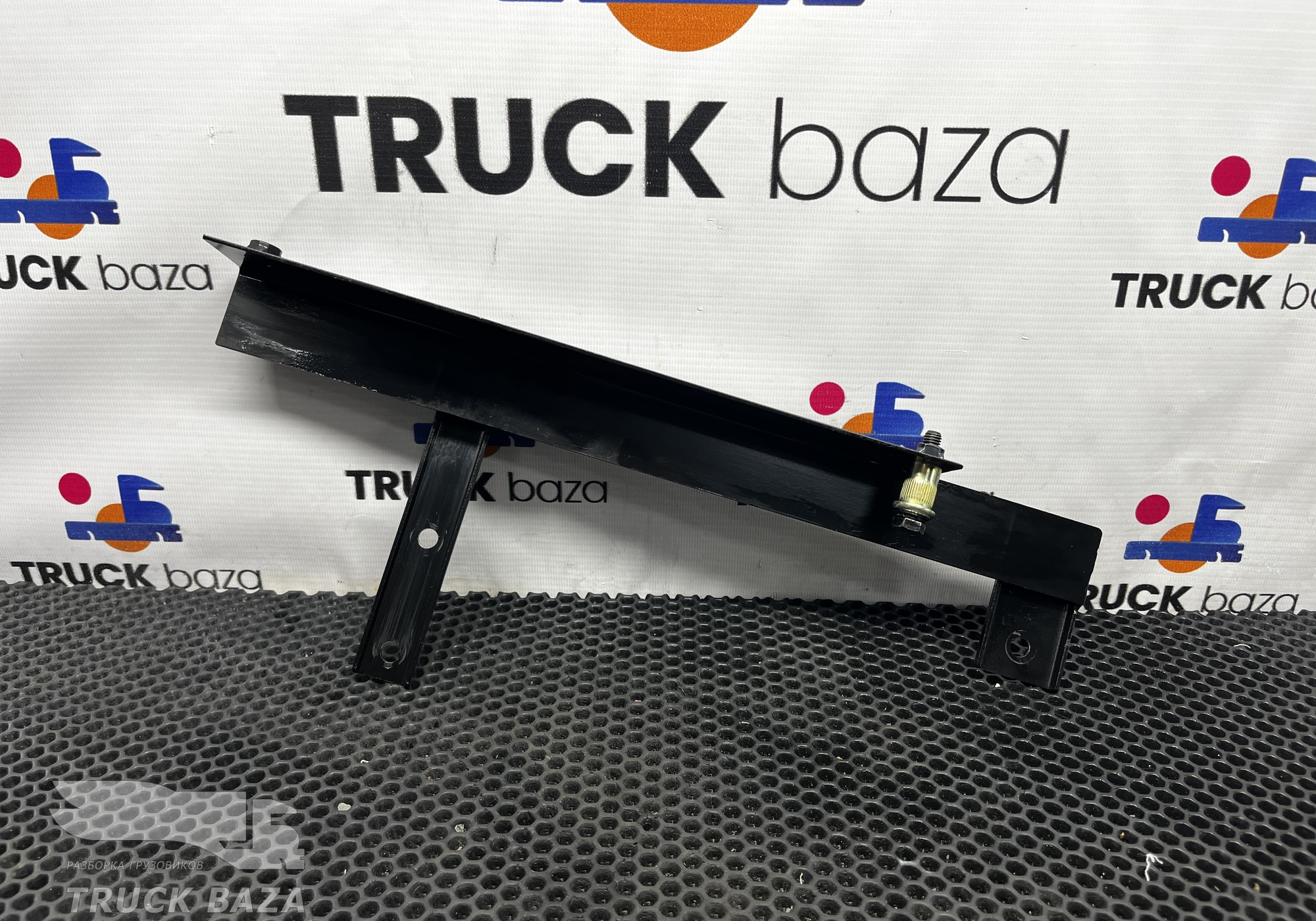 WG1662570601 Кронштейн инструментального ящика правый для Sinotruk Howo T5G