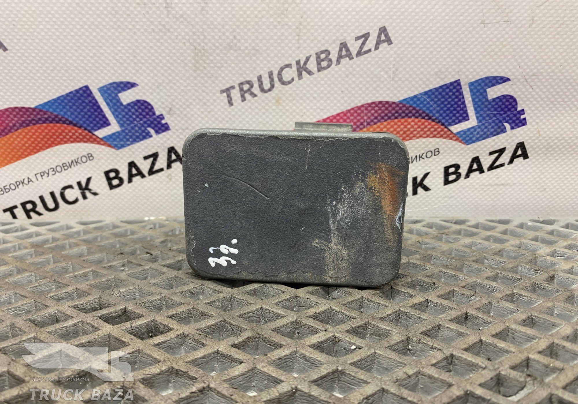 81416850040 Заглушка бампера для Man TGA