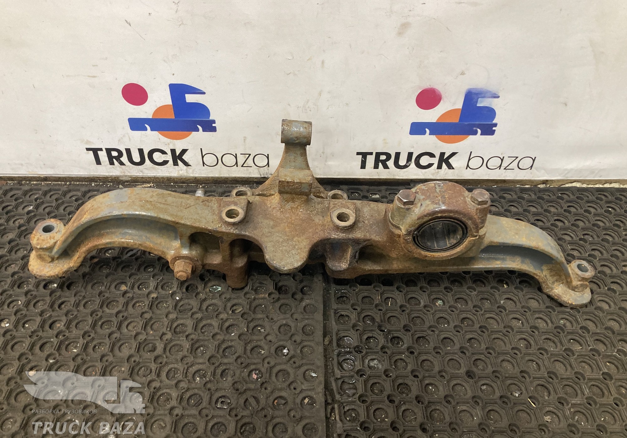 AZ9925528080 Кронштейн пневморессоры левый для Sinotruk Sitrak C7H