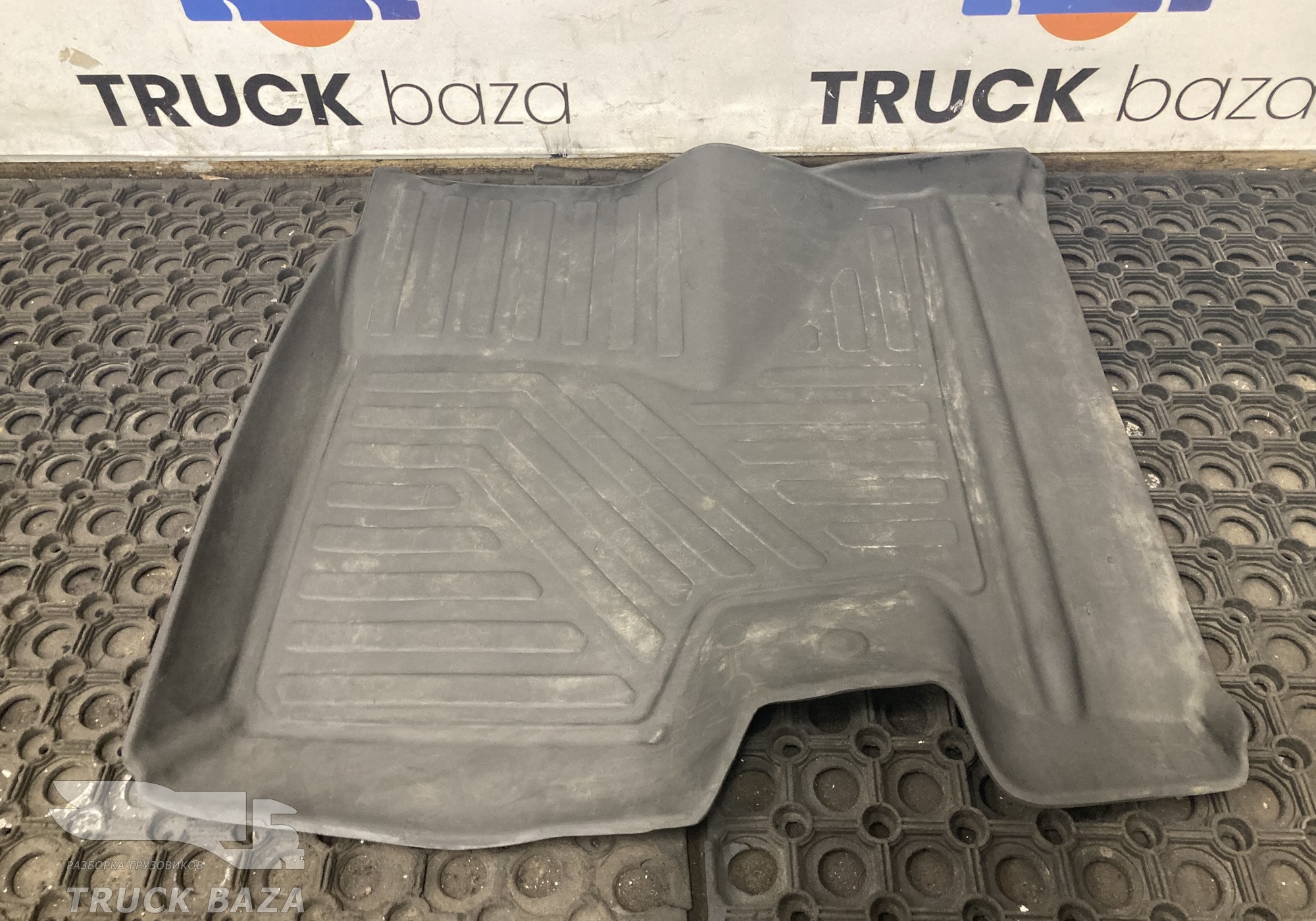 KAM549013G02092 Коврик водительский для Mercedes-Benz Actros New Actros MP4 (с 2011)