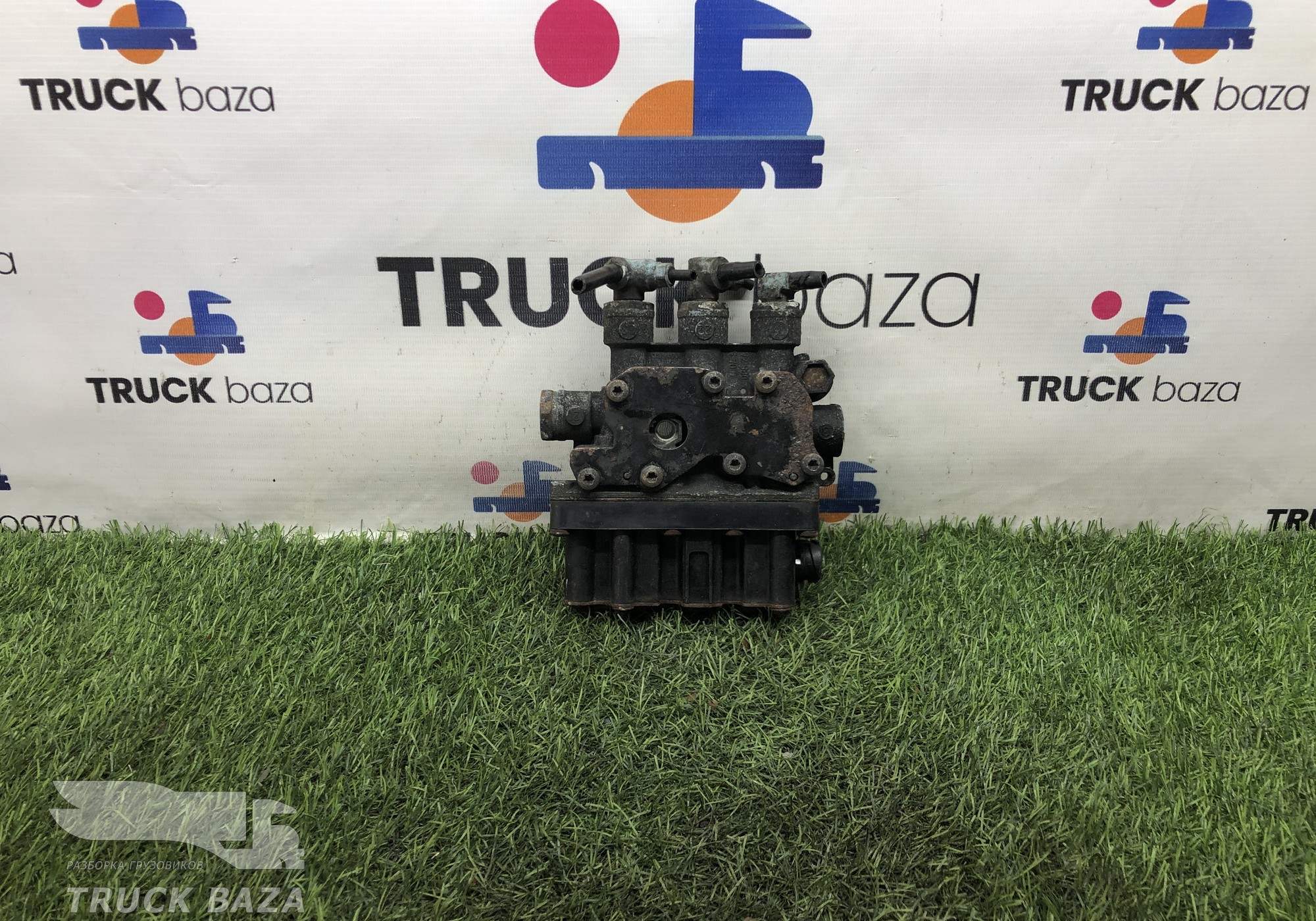 4728800010 Кран уровня пола главный