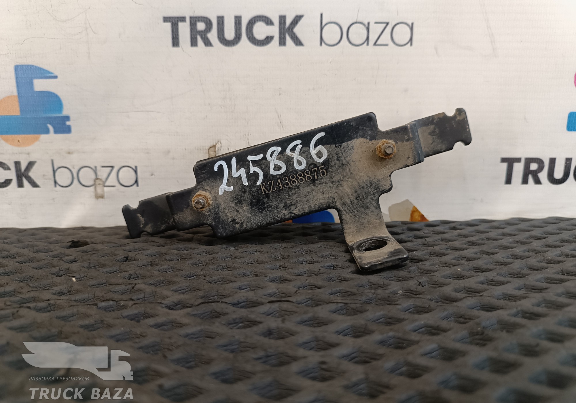 KZ4388875 Кронштейн троса для DongFeng GX DFH4180