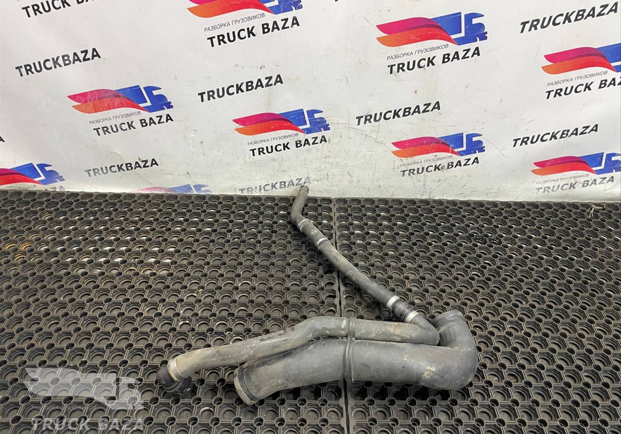 81063026027 Патрубок радиатора для Man TGX II (с 2012)