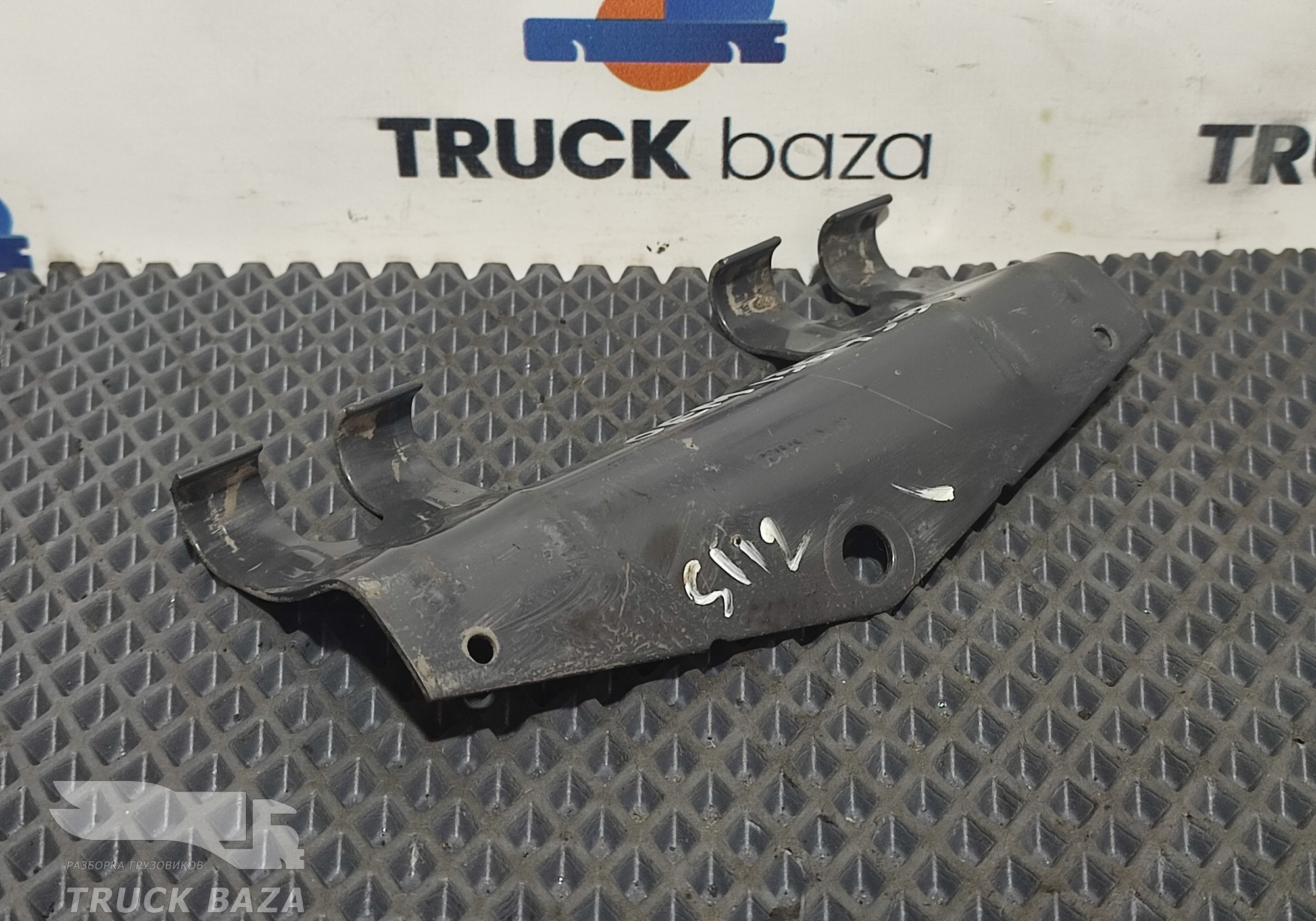 1364393 Кронштейн шумоизоляции двигателя