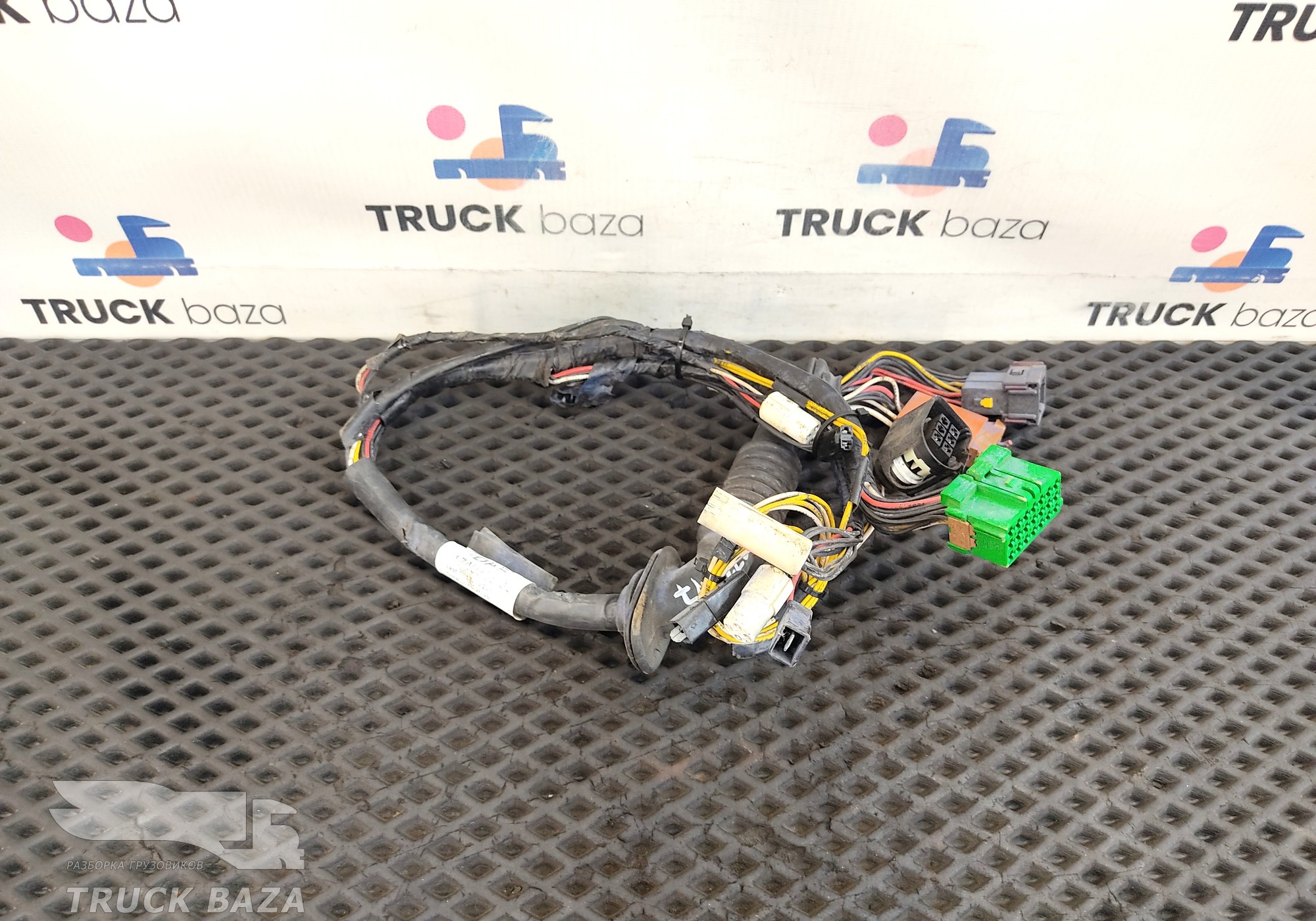 1740308 Проводка двери левой для Daf XF105 (с 2005)